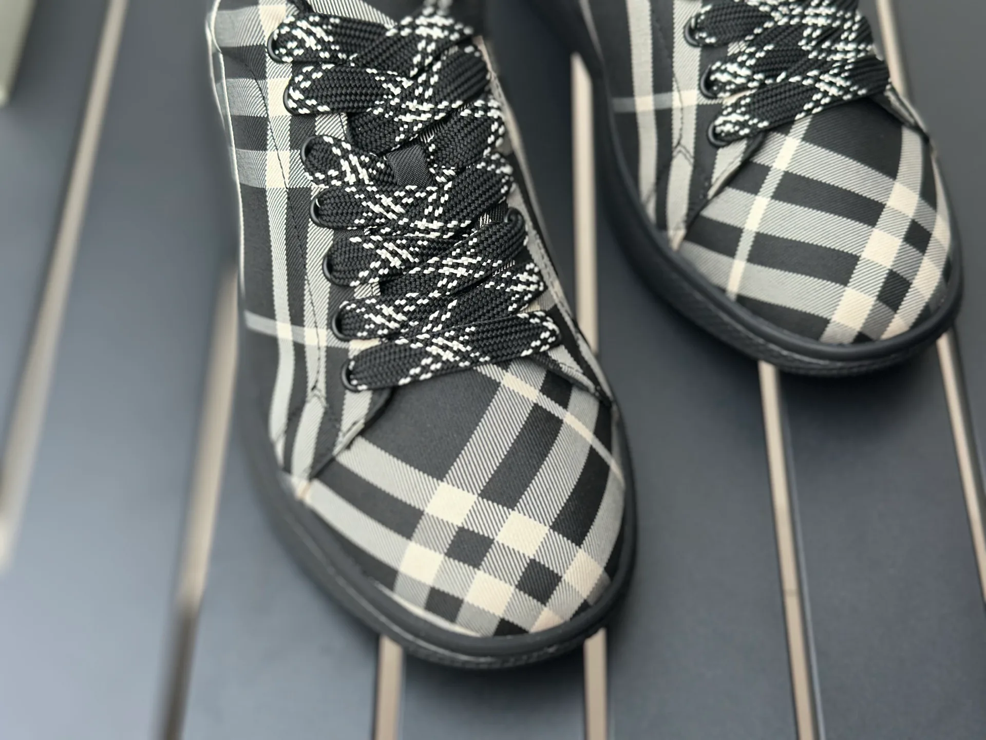 Men's Sneakers BURBERRY 17420357