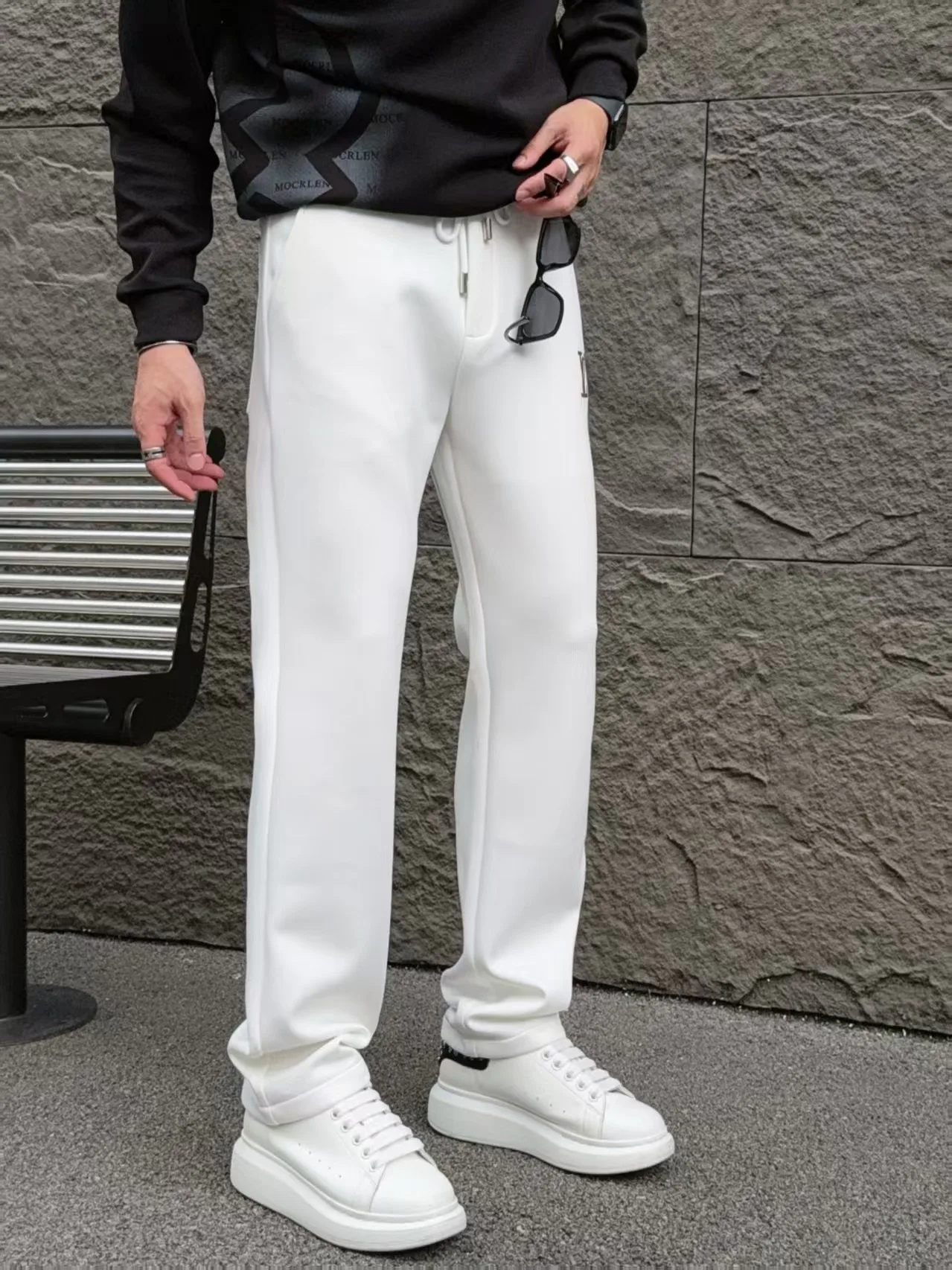 Women's Trousers LOUIS VUITTON 18178461