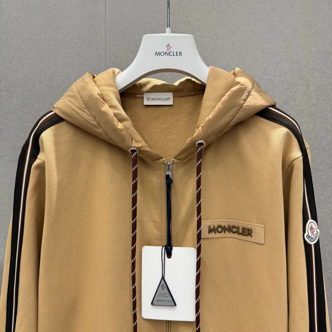 Men's Sweatshirts And Hoodies MONCLER 16959570
