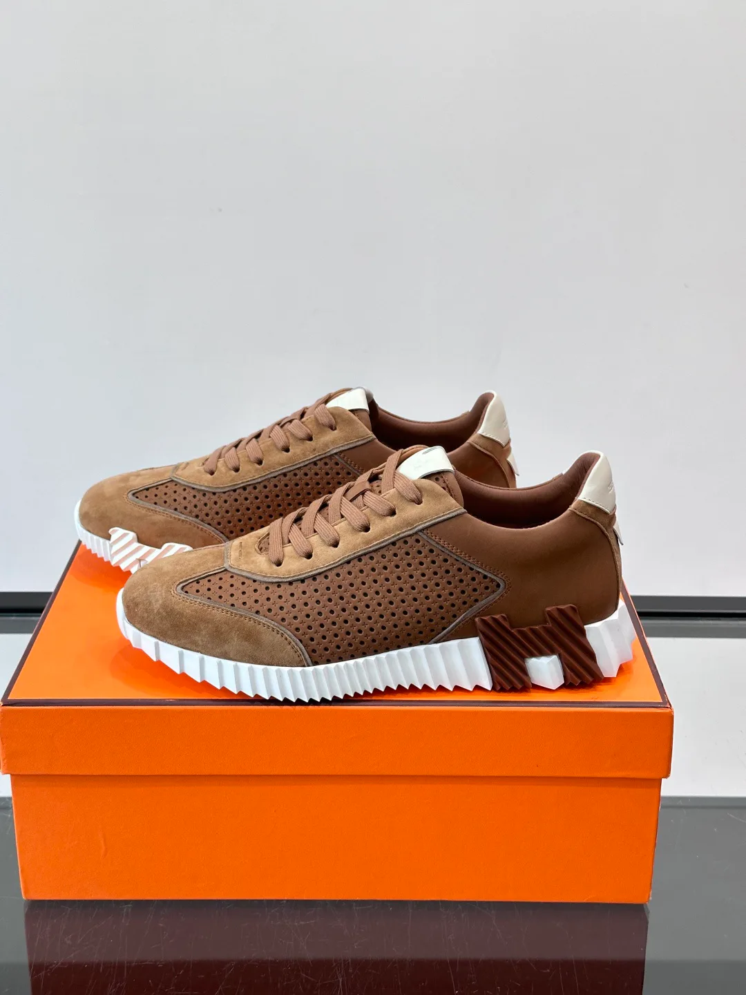 Women's Sneakers HERMES 18118571