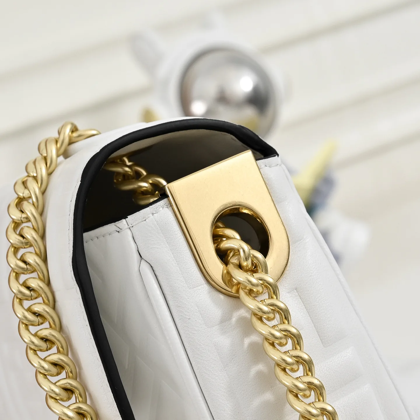 Классические Сумки Женские Fendi 18676180