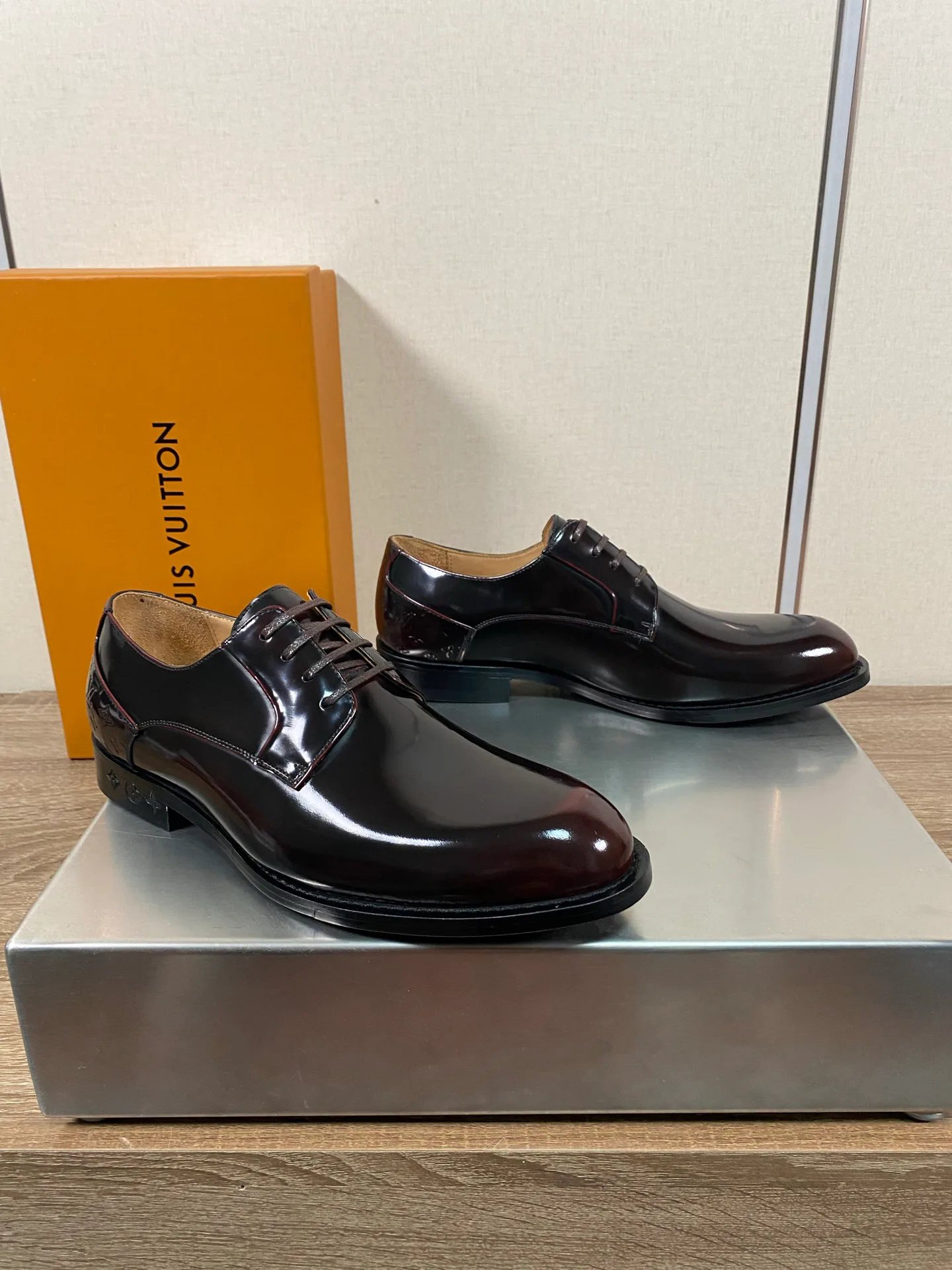 Men's Loafers And Dress Shoes LOUIS VUITTON 18078672