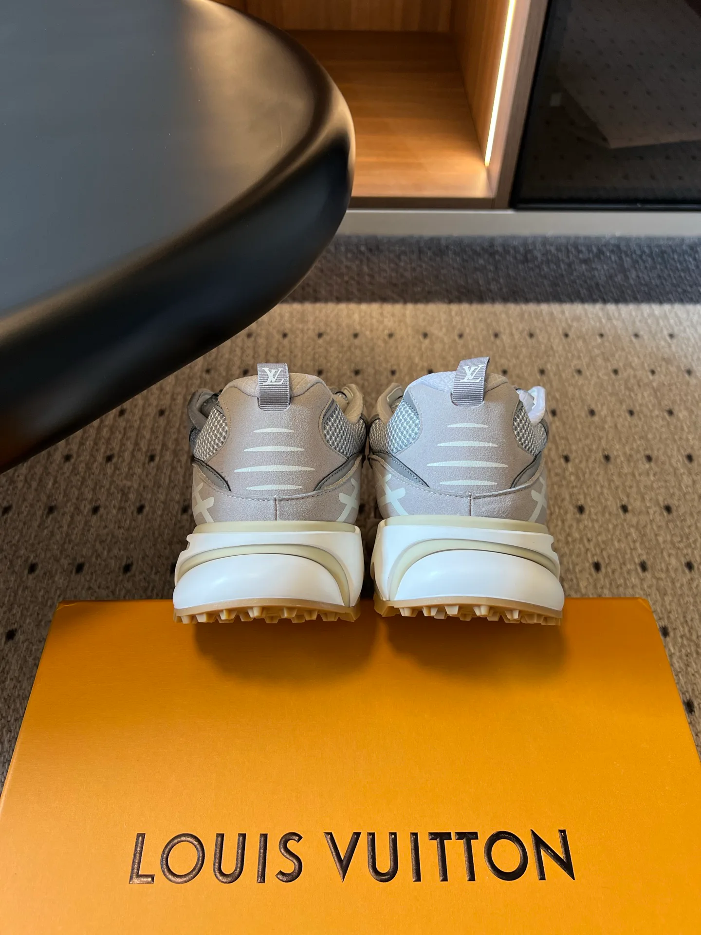 Men's Sneakers LOUIS VUITTON 17419416