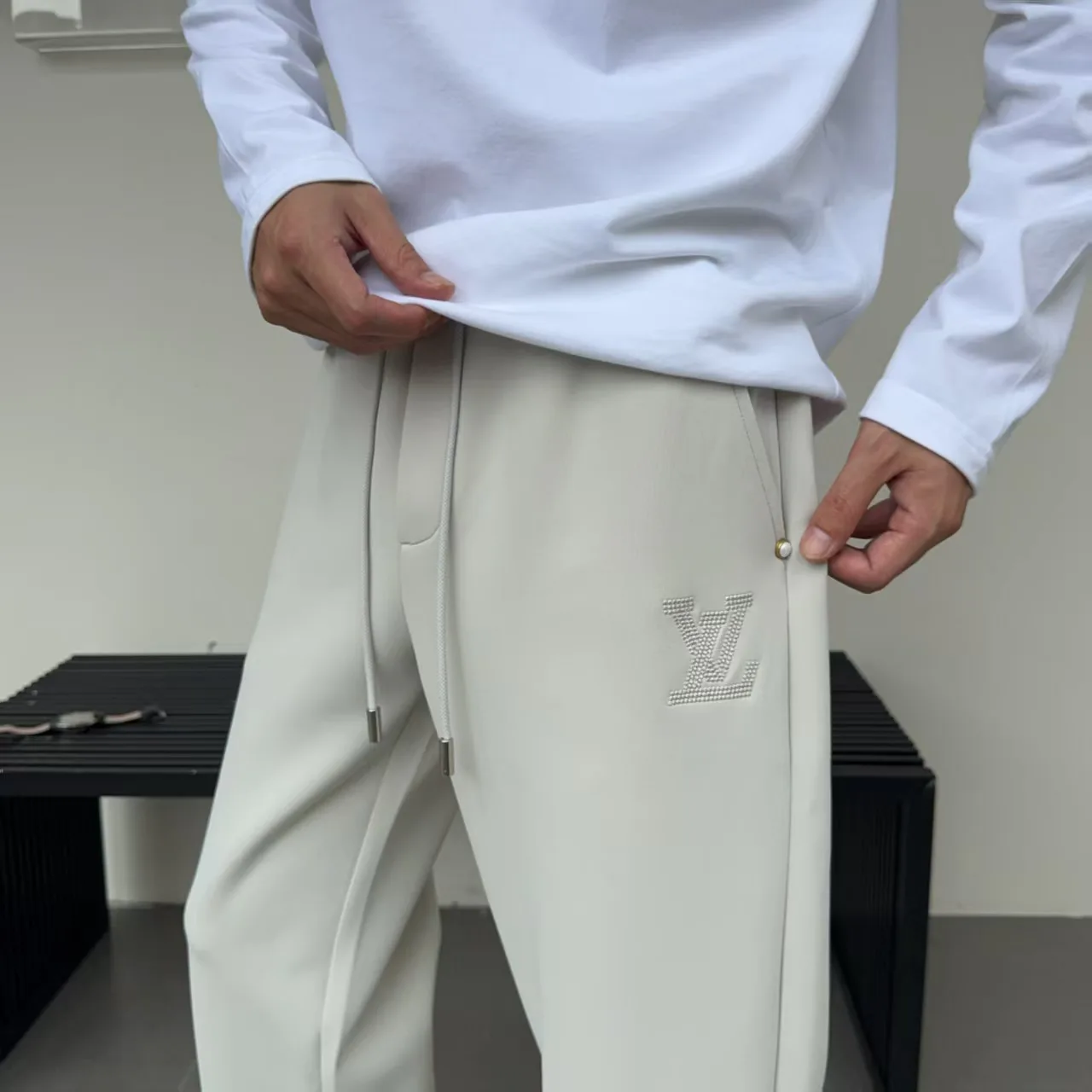 Women's Trousers LOUIS VUITTON 18178466