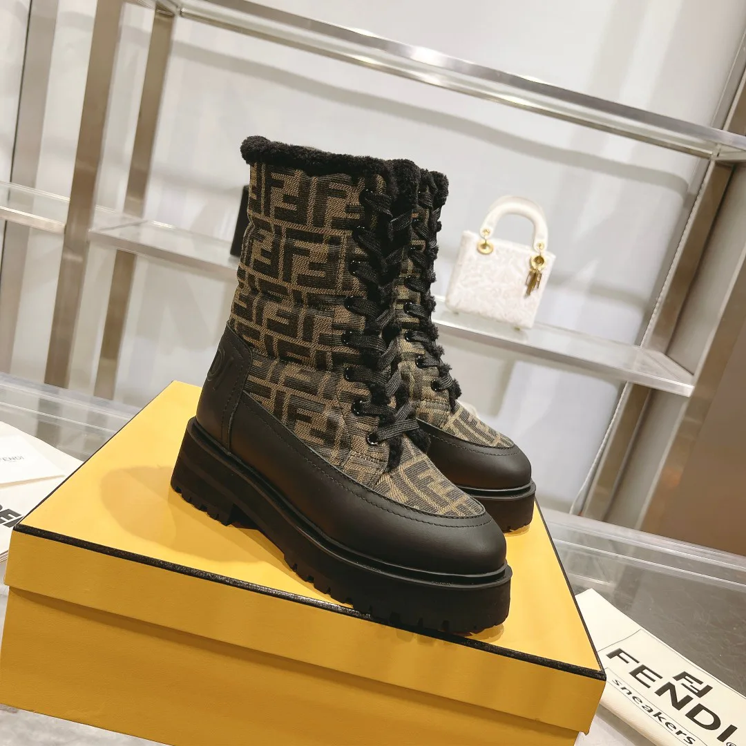 Women's Ankle Boots FENDI 18264017
