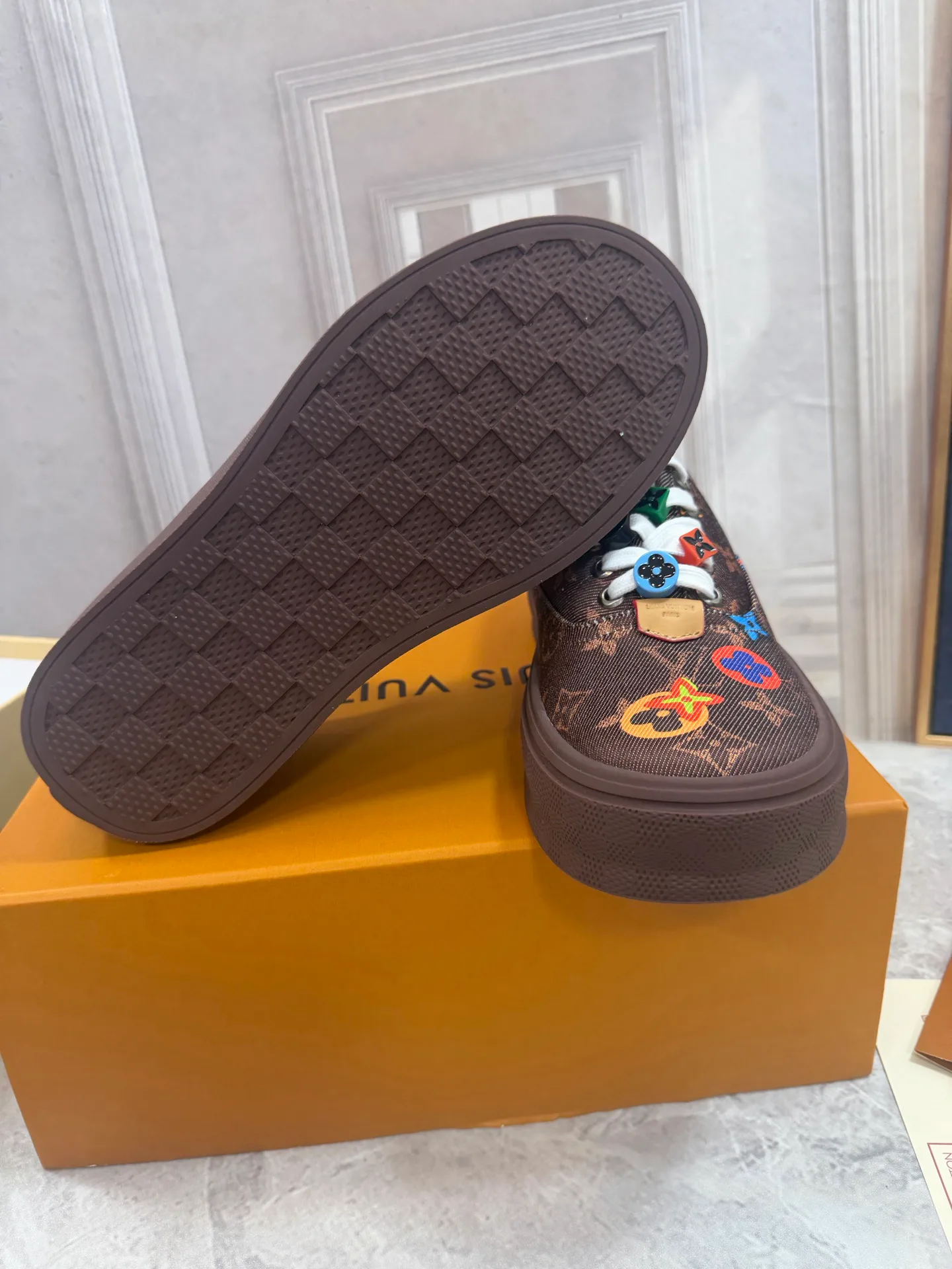 Men's Sneakers LOUIS VUITTON 18190070