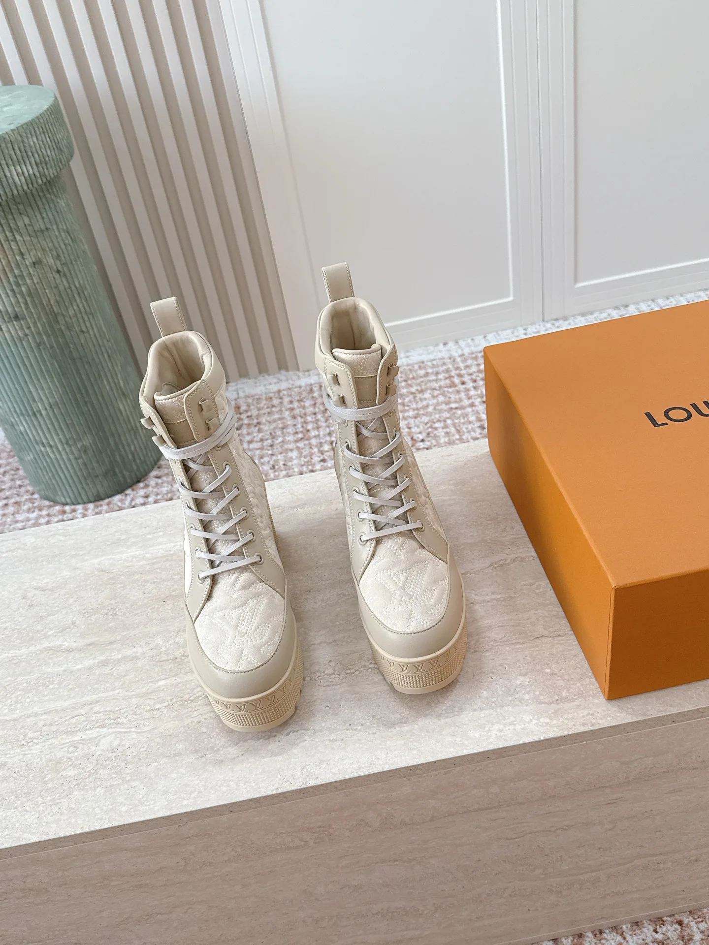 Ботинки Женские Louis Vuitton 18649855