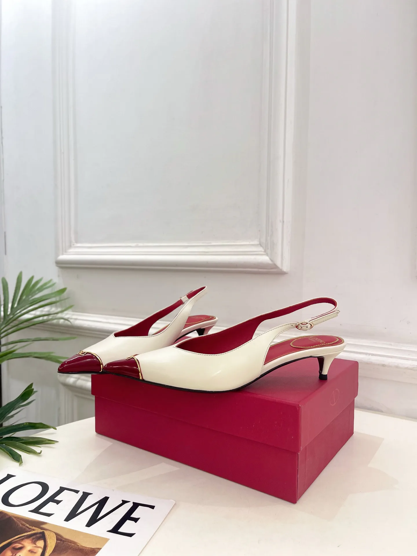 Women's Open-Toe Sandals VALENTINO 17482671