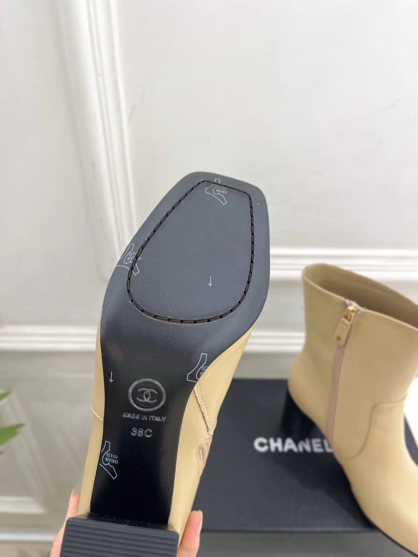 Women's Booties CHANEL 18143156