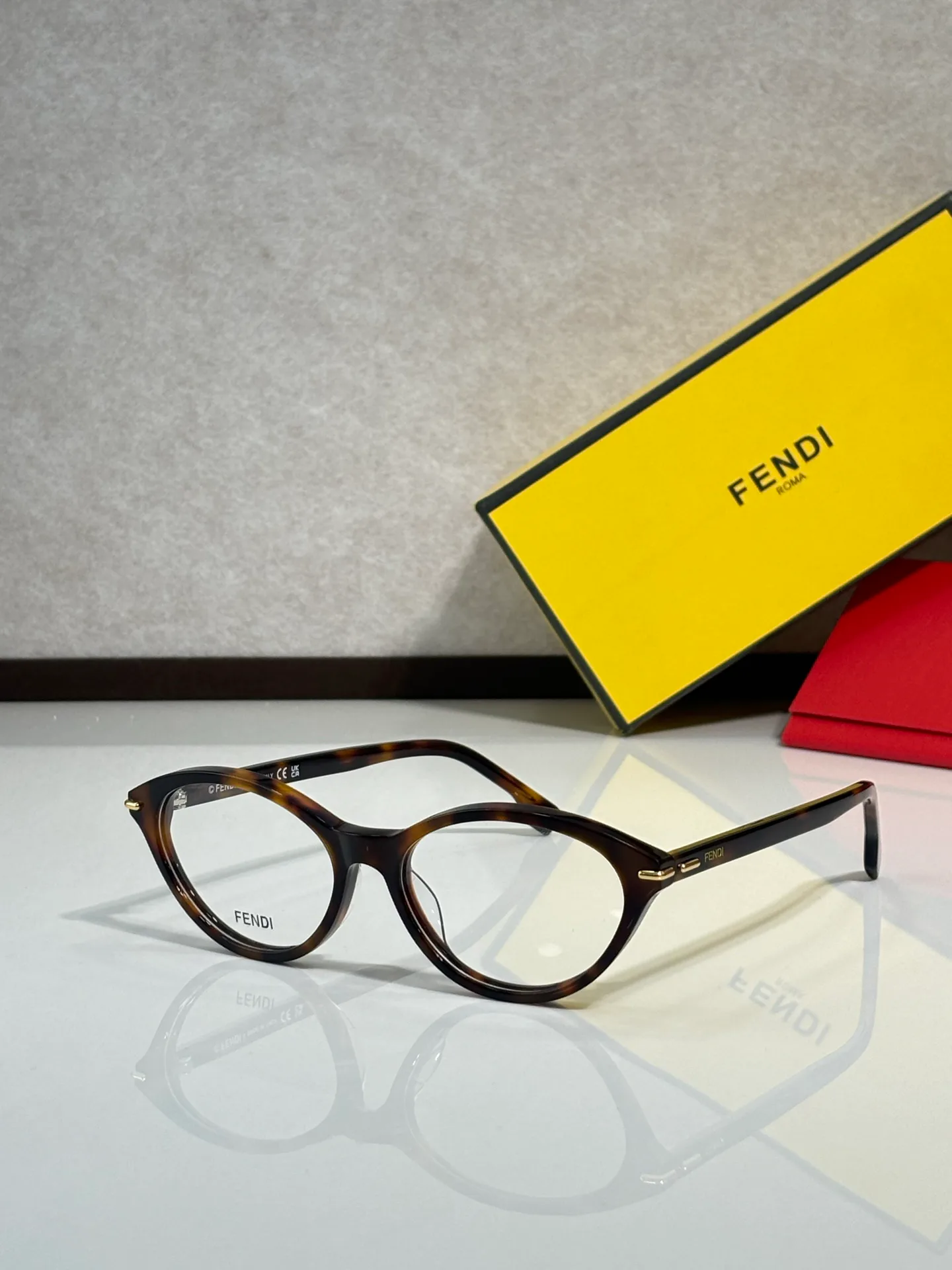Glasses FENDI 18490171