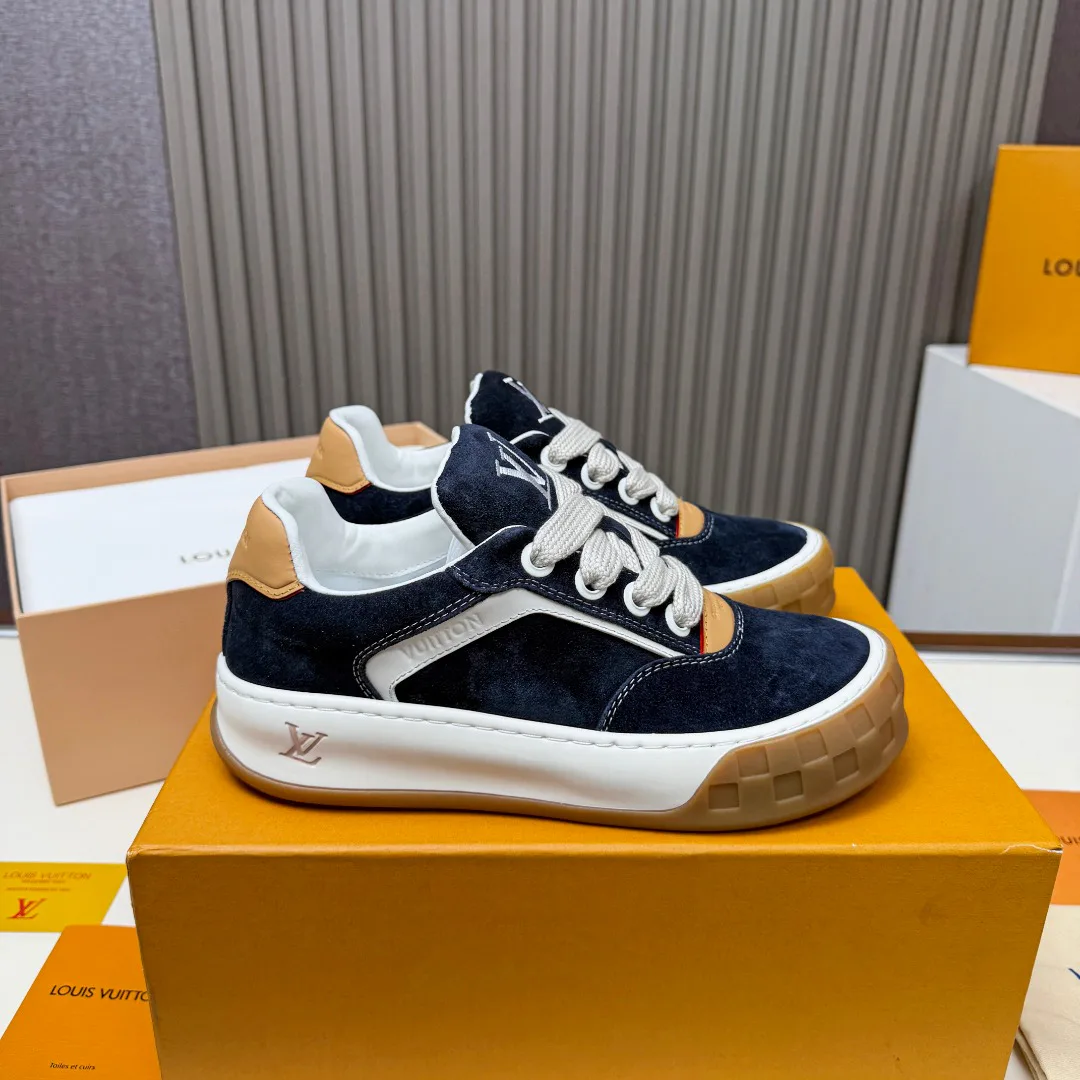 Men's Sneakers LOUIS VUITTON 18265137