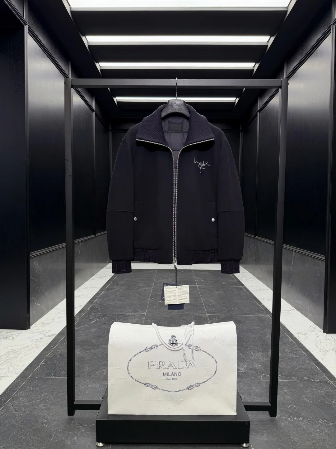 Куртки И Пуховики Мужские Prada 18596140