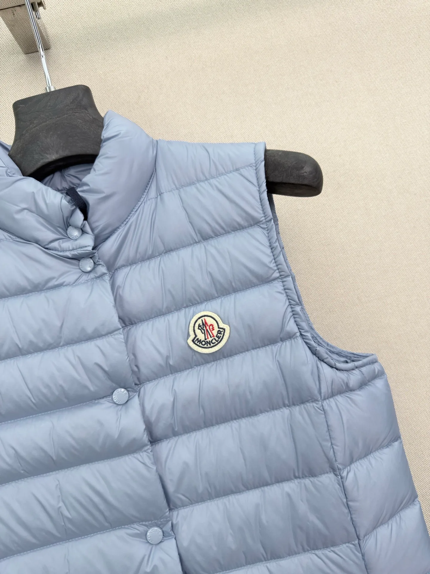Women's Jackets And Down Jackets MONCLER 18108521
