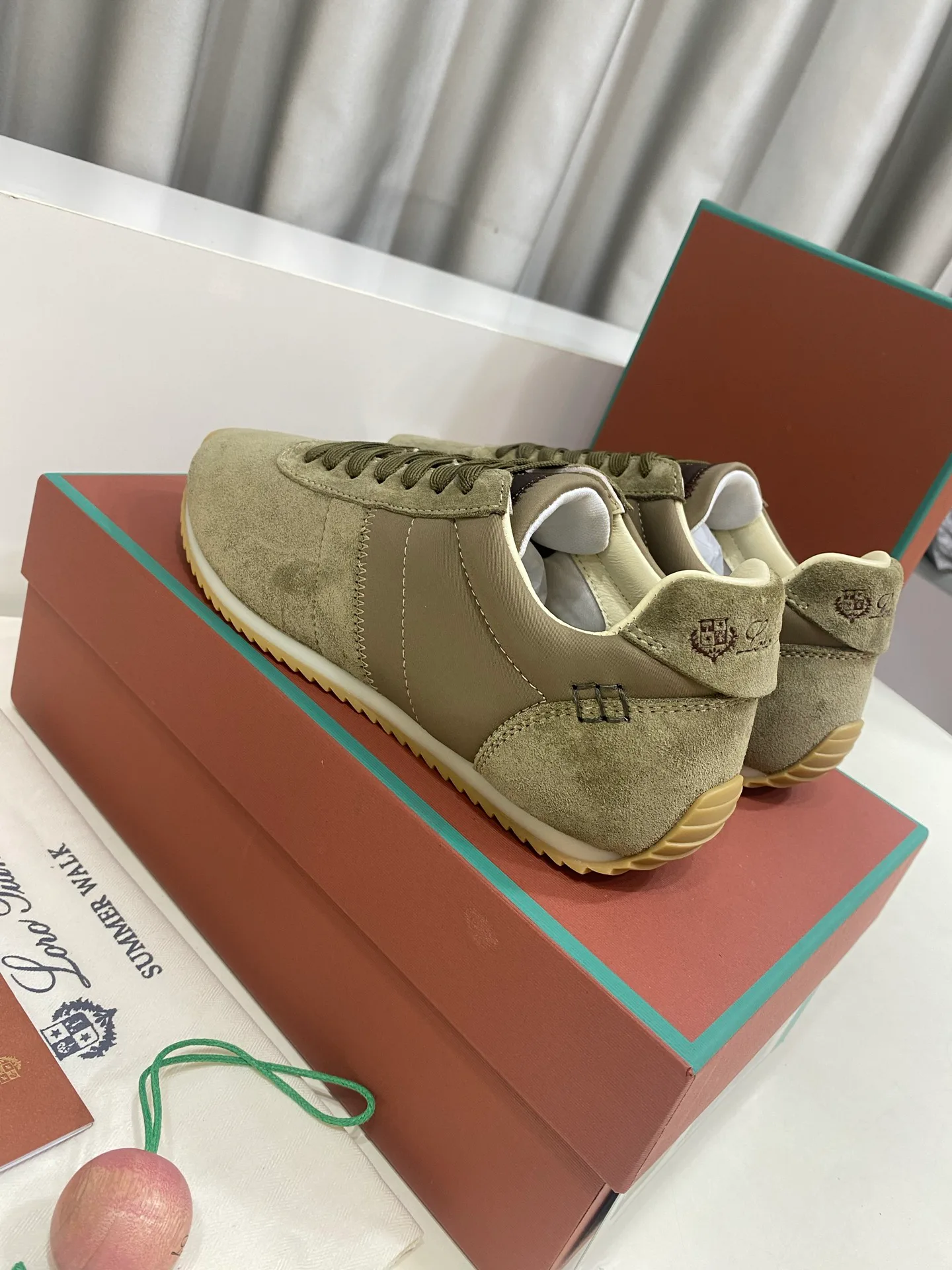 Women's Sneakers LORO PIANA 17485937