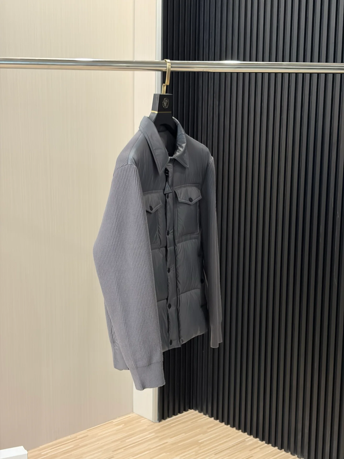 Women's Jackets And Down Jackets MONCLER 18391734