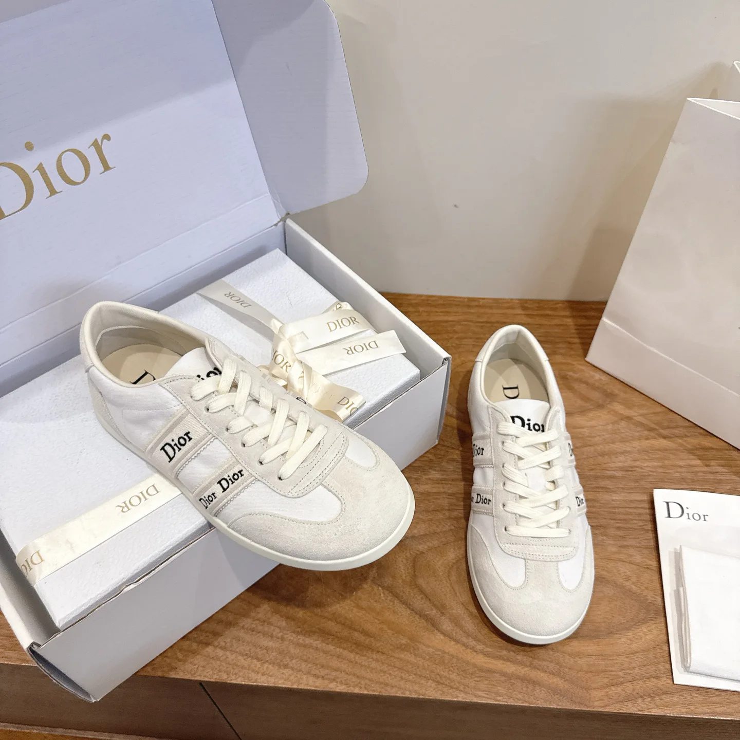 Women's Sneakers CHRISTIAN DIOR 17467321