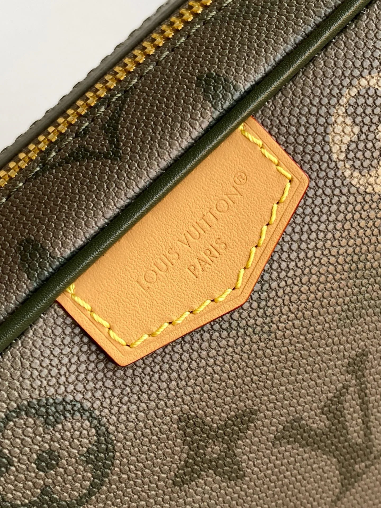 Women's Shoulder Bags LOUIS VUITTON 17949178