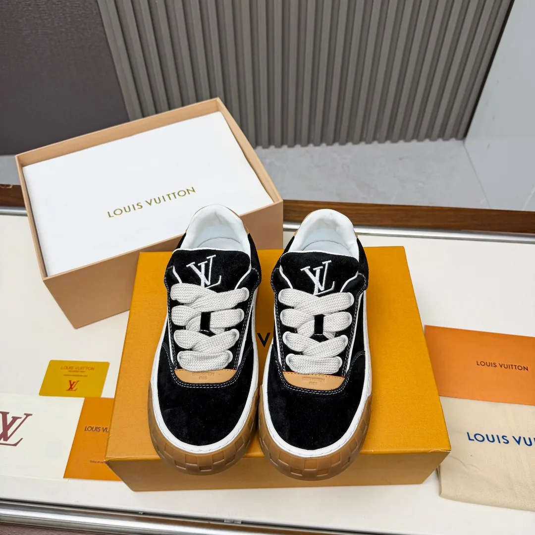 Men's Sneakers LOUIS VUITTON 18265135