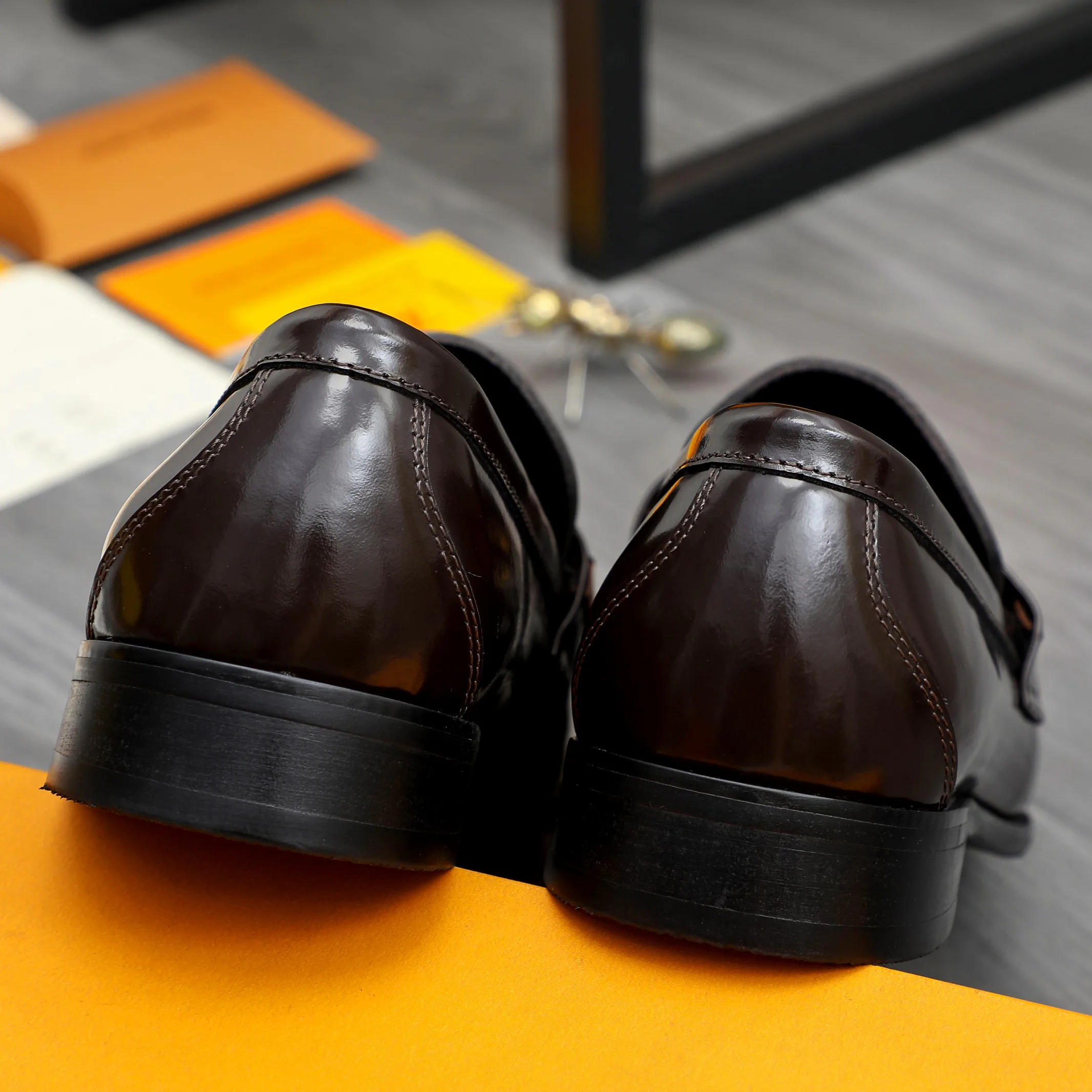 Men's Loafers And Dress Shoes LOUIS VUITTON 17812324