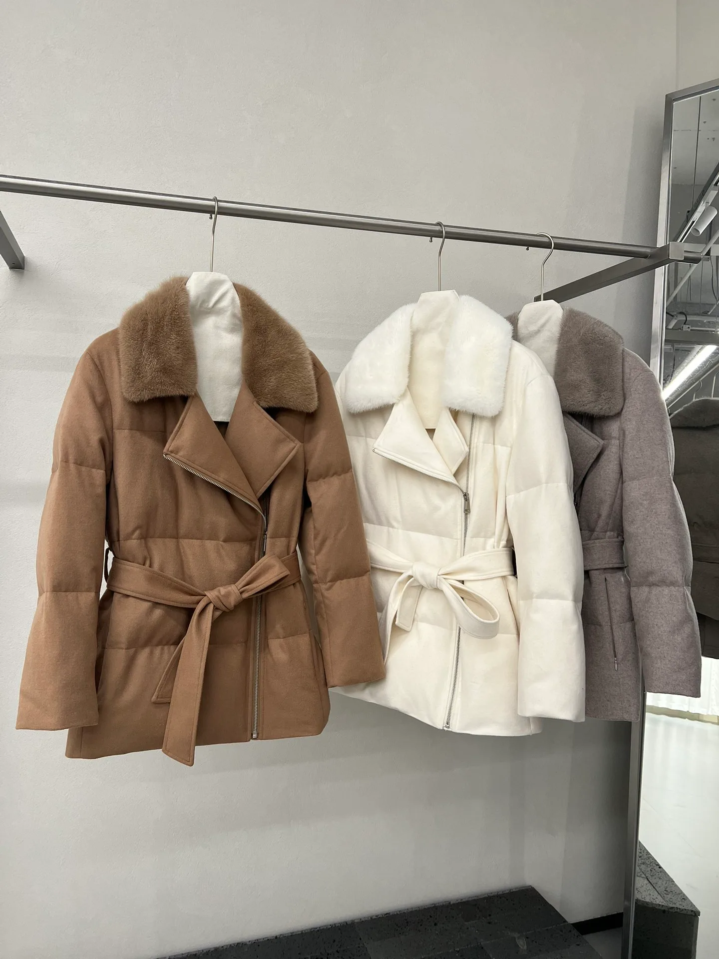 Women's Jackets And Down Jackets LORO PIANA 18106311