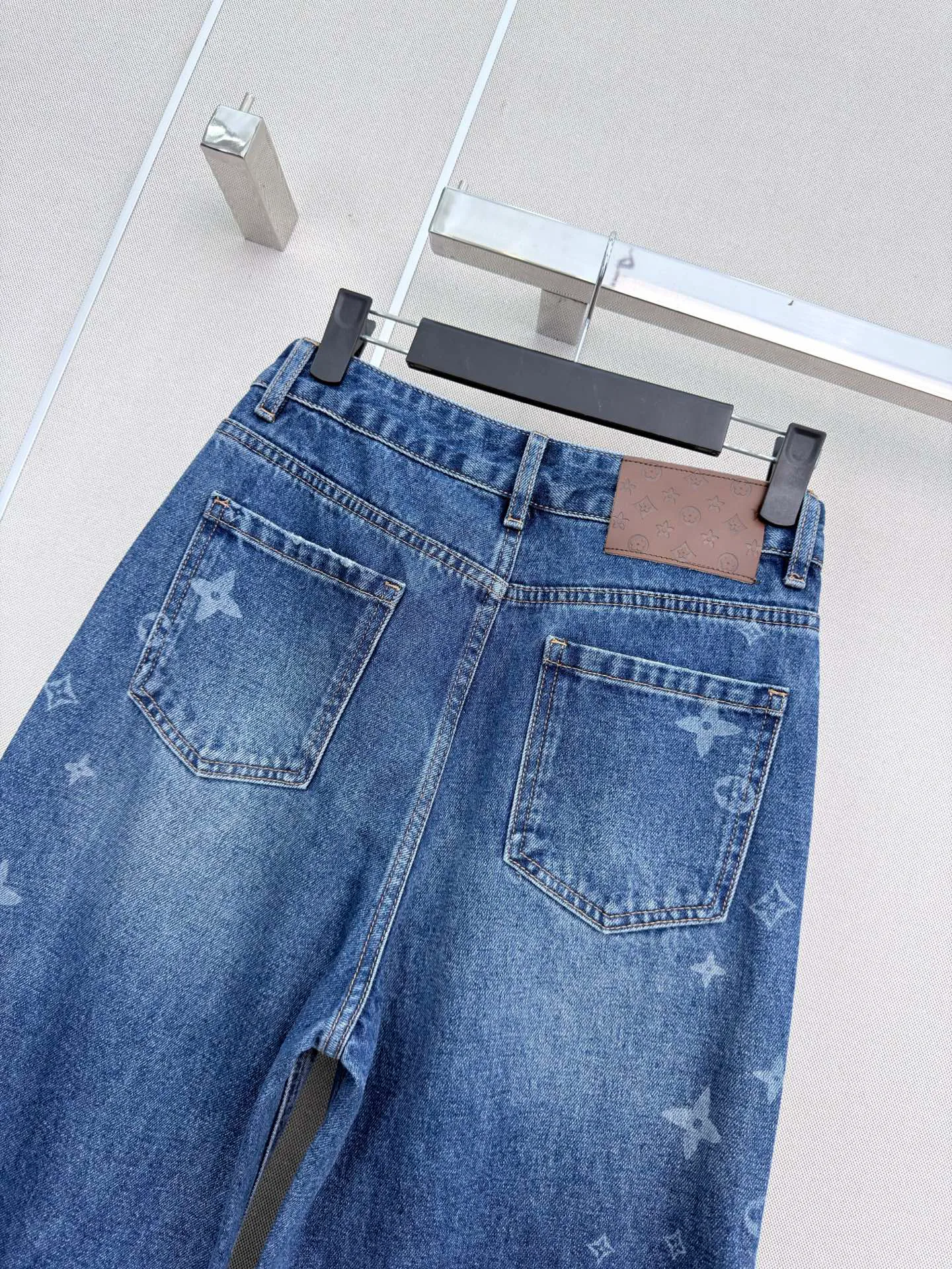 Women's Jeans LOUIS VUITTON 18108865