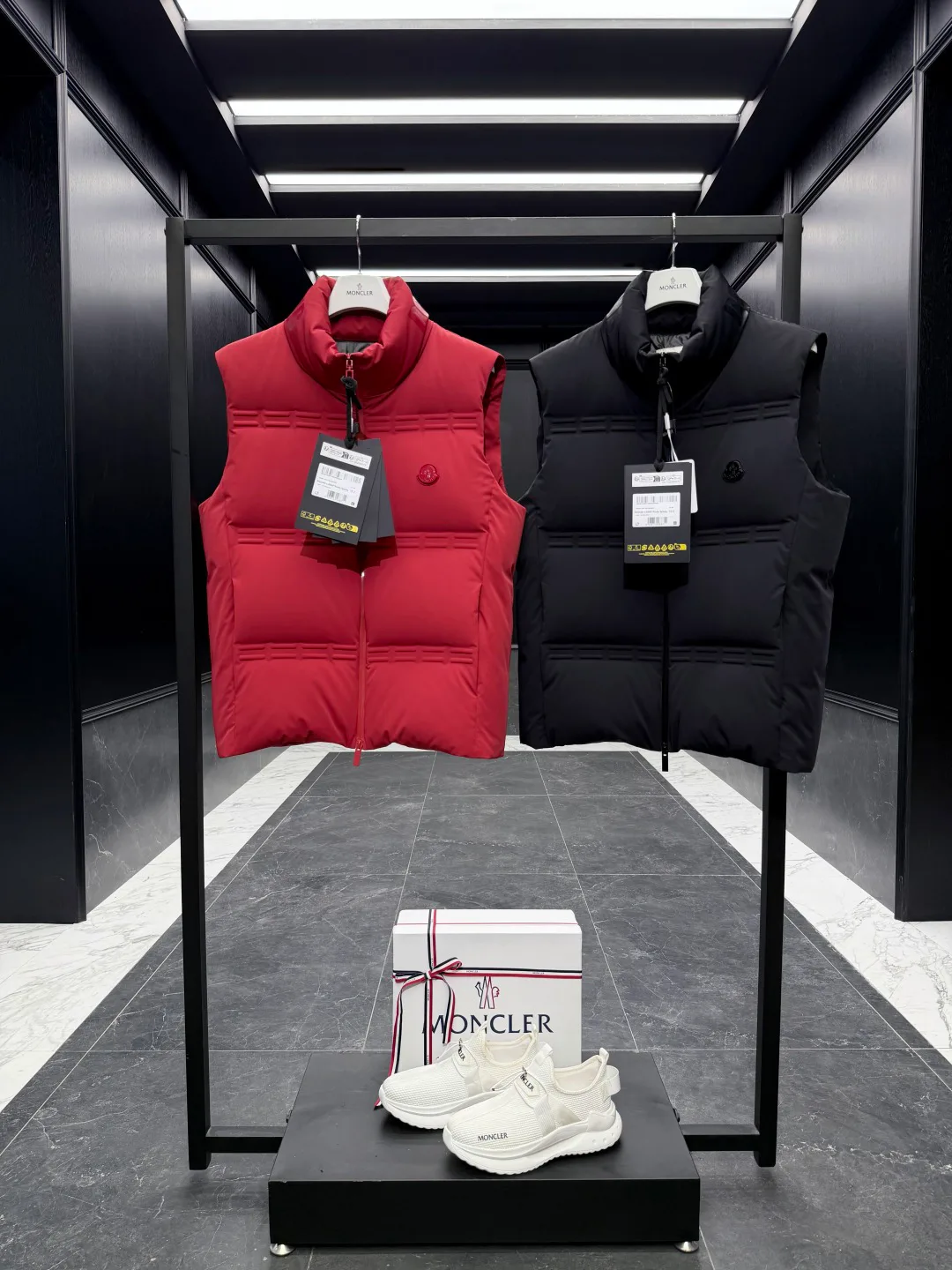 Women's Vests MONCLER 18188741
