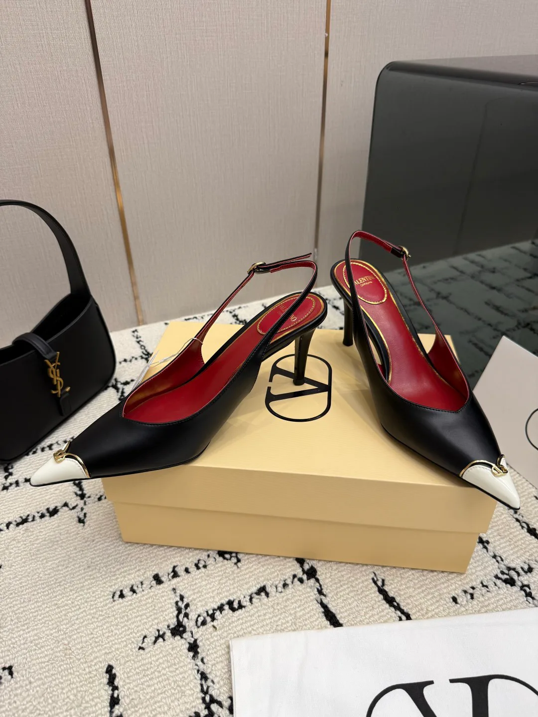 Women's Heels VALENTINO 17937579