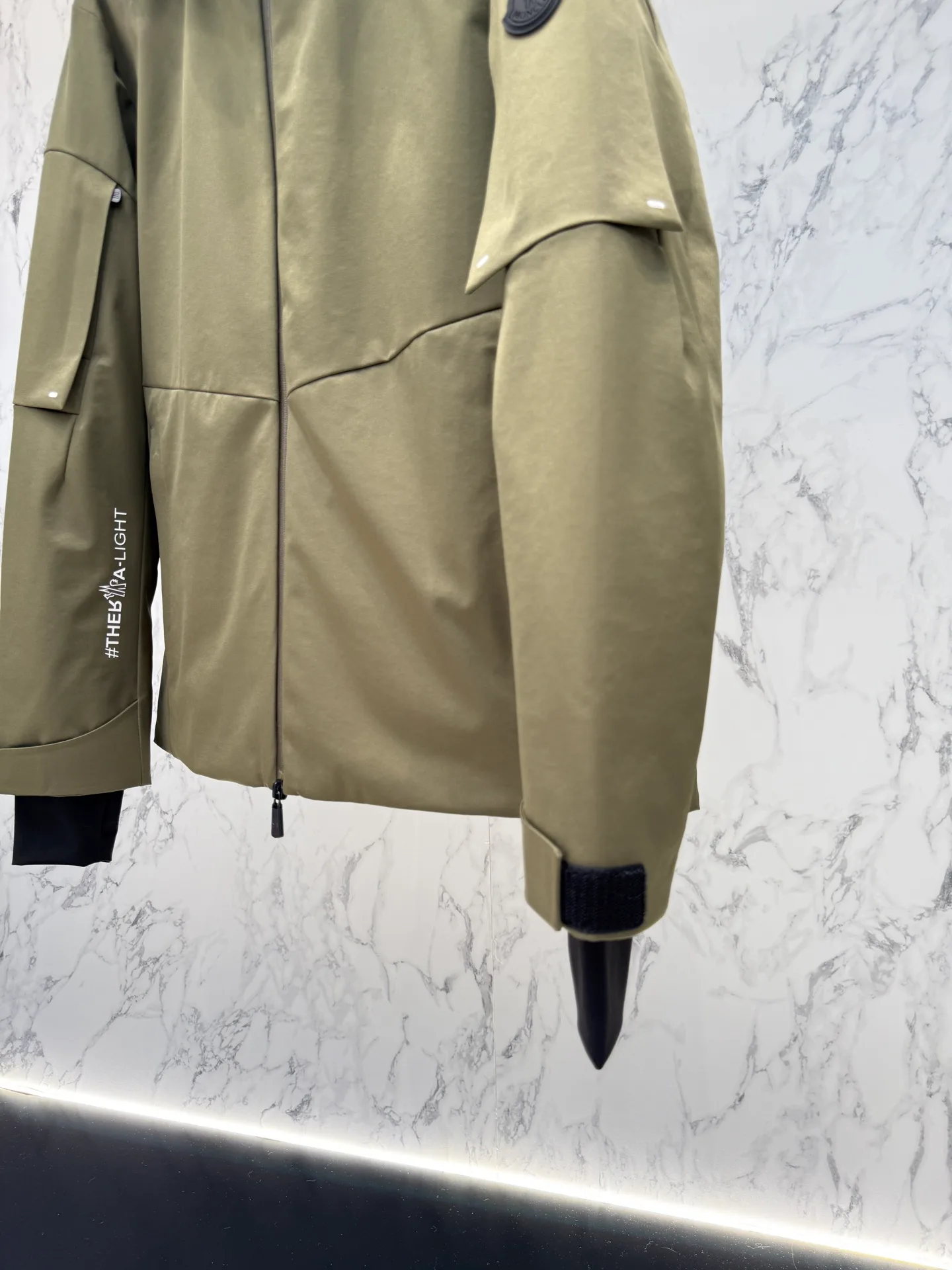 Men's Jackets And Down Jackets MONCLER 18046154