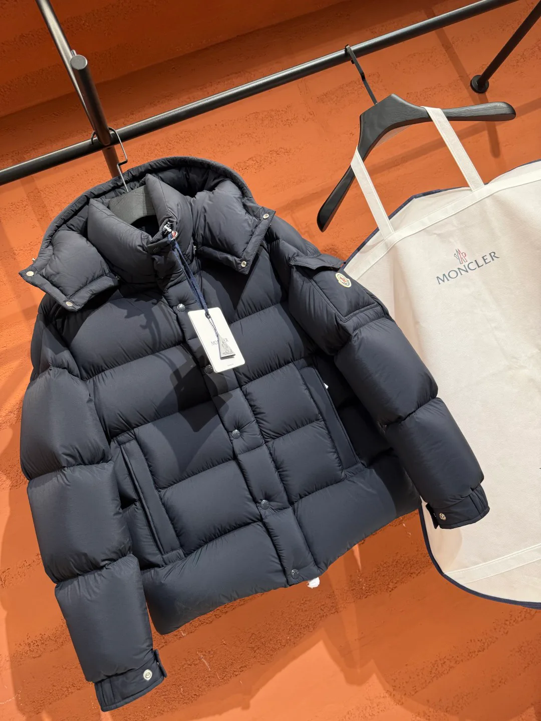 Men's Jackets And Down Jackets MONCLER 18285177