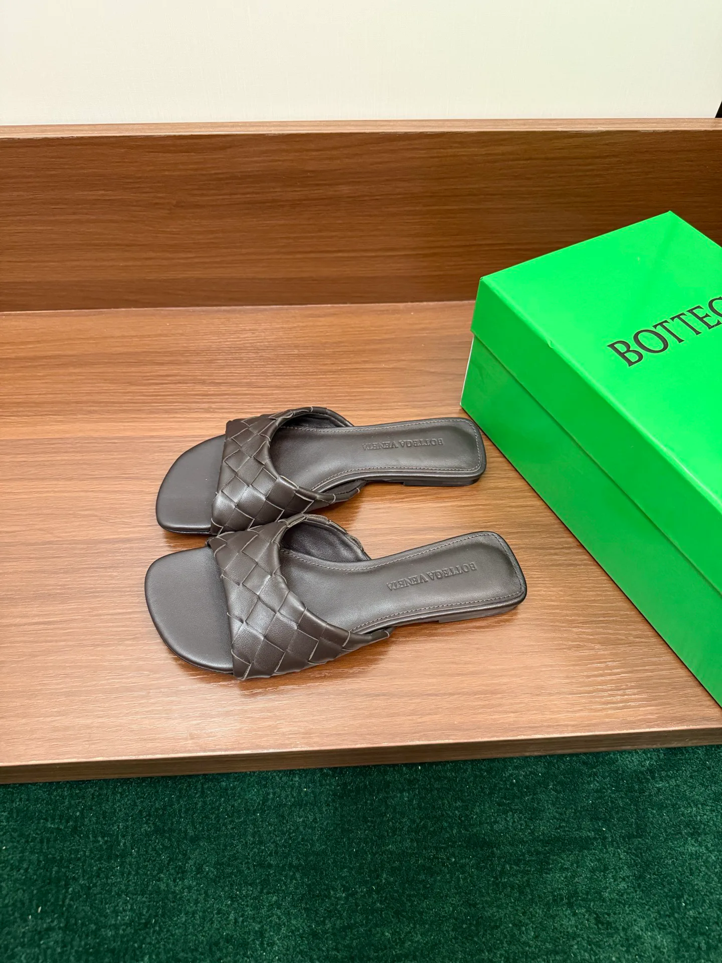 Women's Mules And Clogs BOTTEGA VENETA 17808592