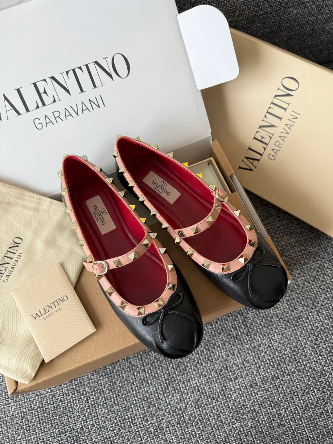 Women's Ballet Flats VALENTINO 18243754