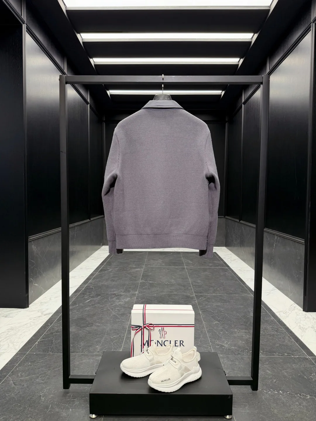Men's Jackets And Down Jackets MONCLER 18188340