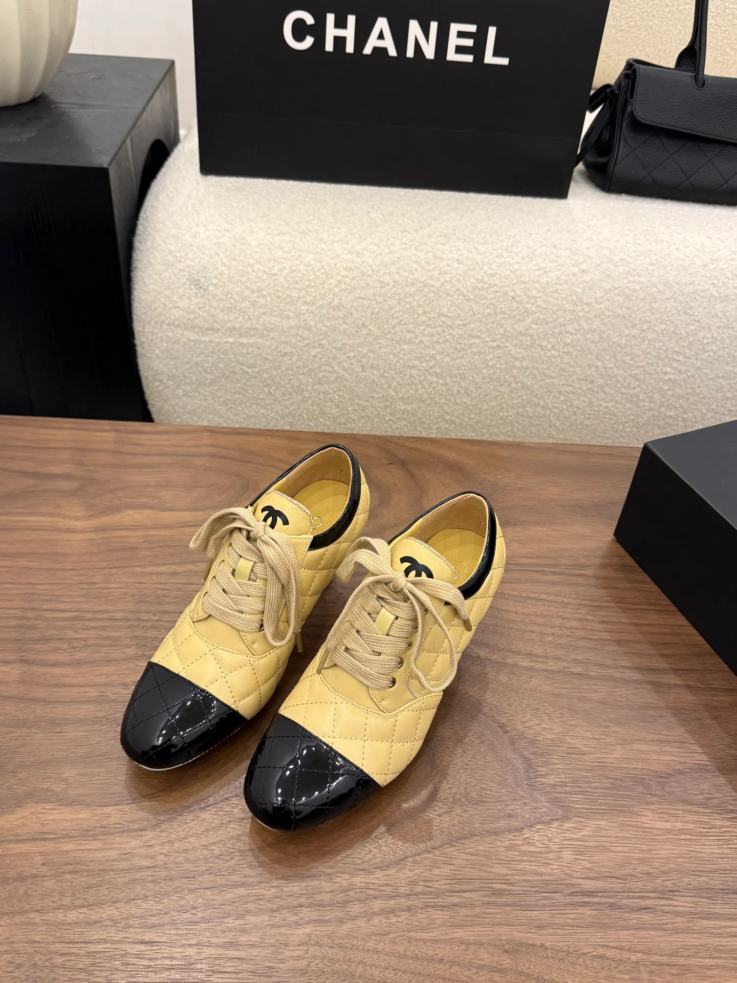 Women's Heels CHANEL 18092647