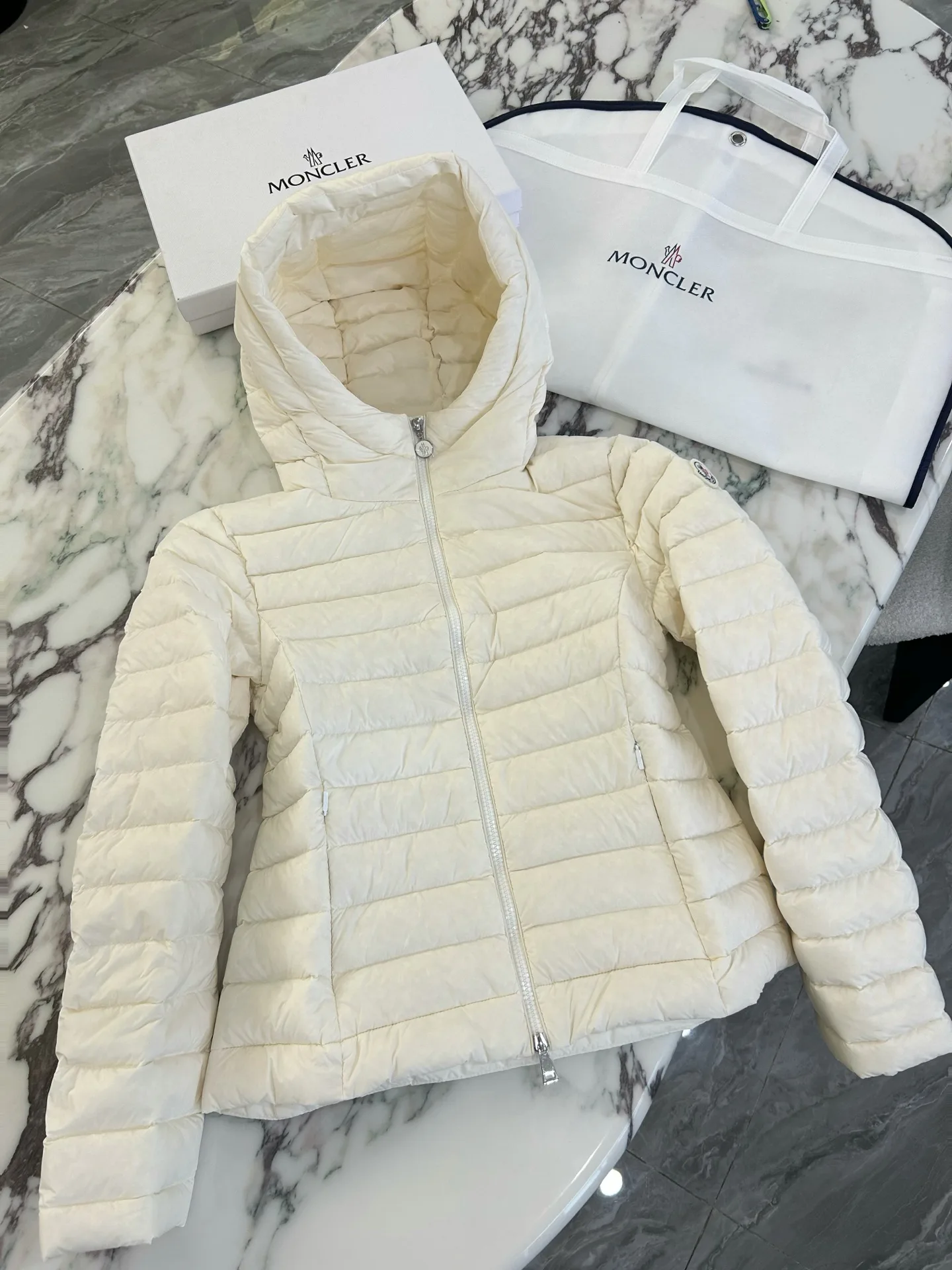 Men's Jackets And Down Jackets MONCLER 18231513