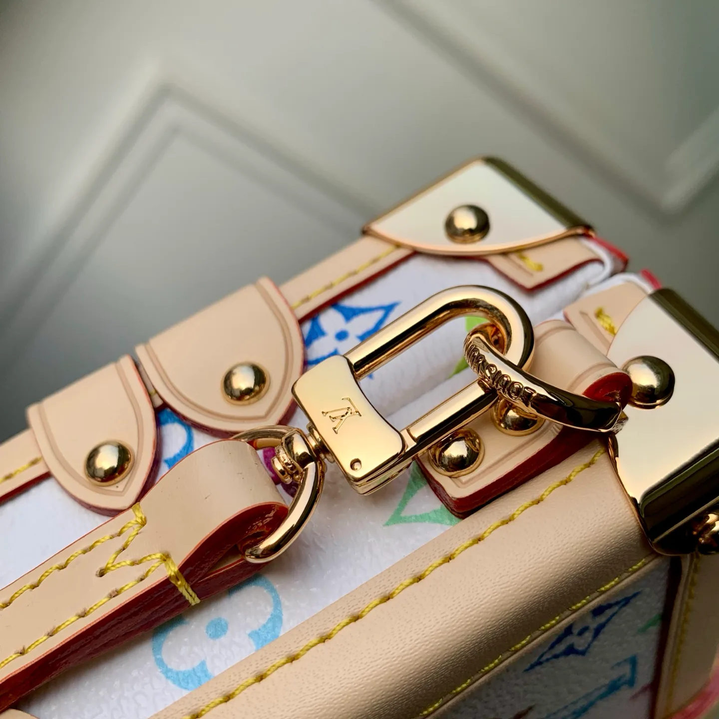 Women's Classic Handbags LOUIS VUITTON 18412568