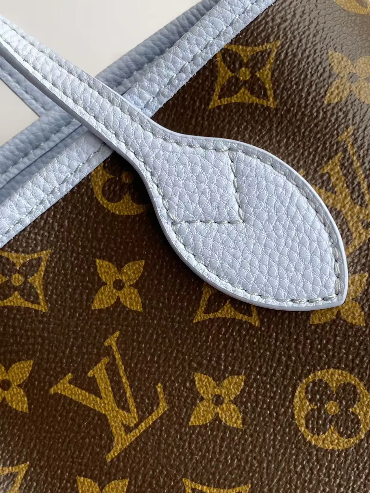 Women's Classic Handbags LOUIS VUITTON 17483327