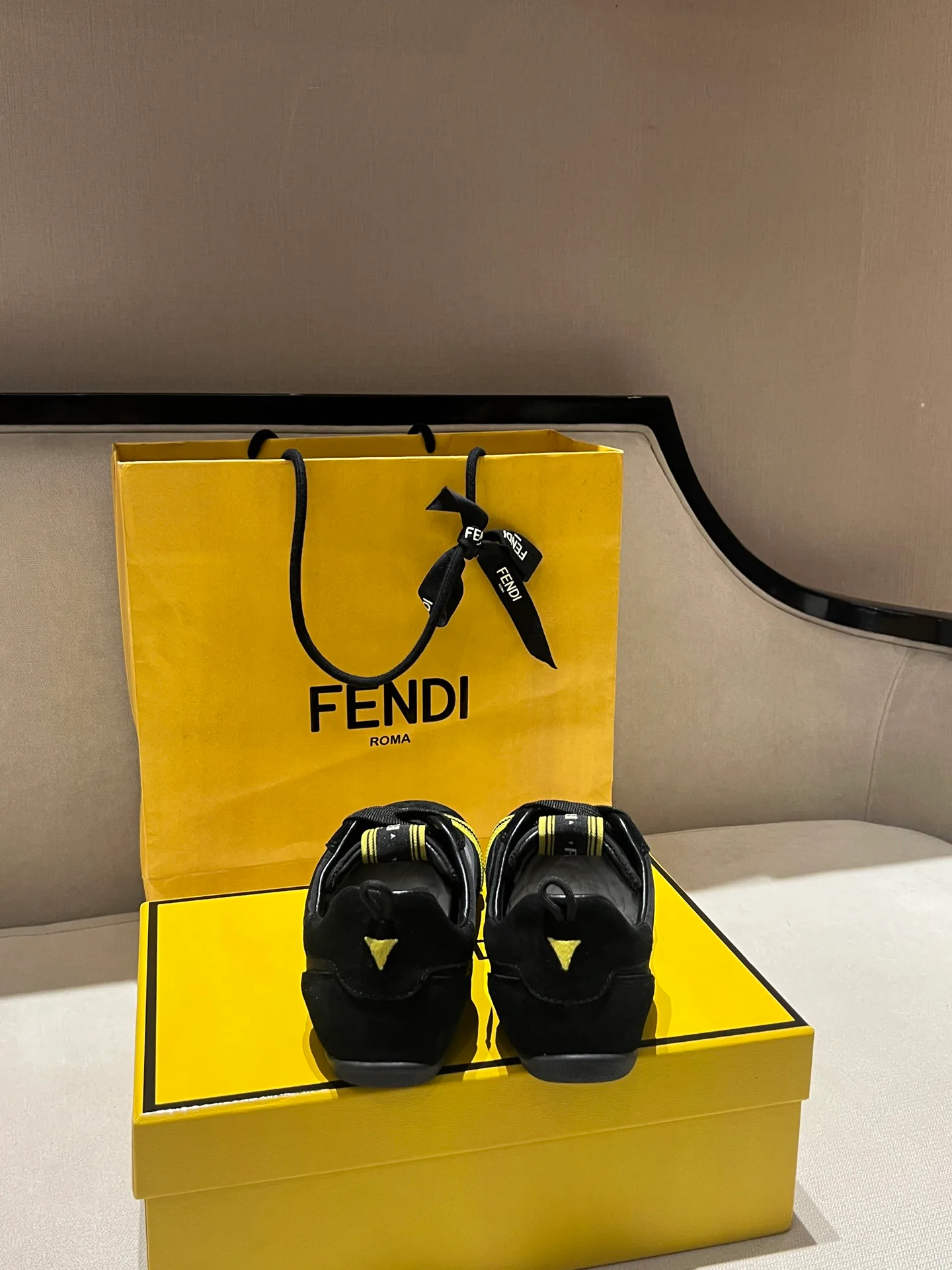 Women's Sneakers FENDI 18278638