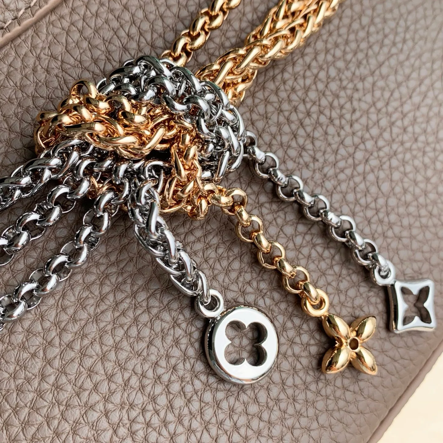Women's Classic Handbags LOUIS VUITTON 18147533