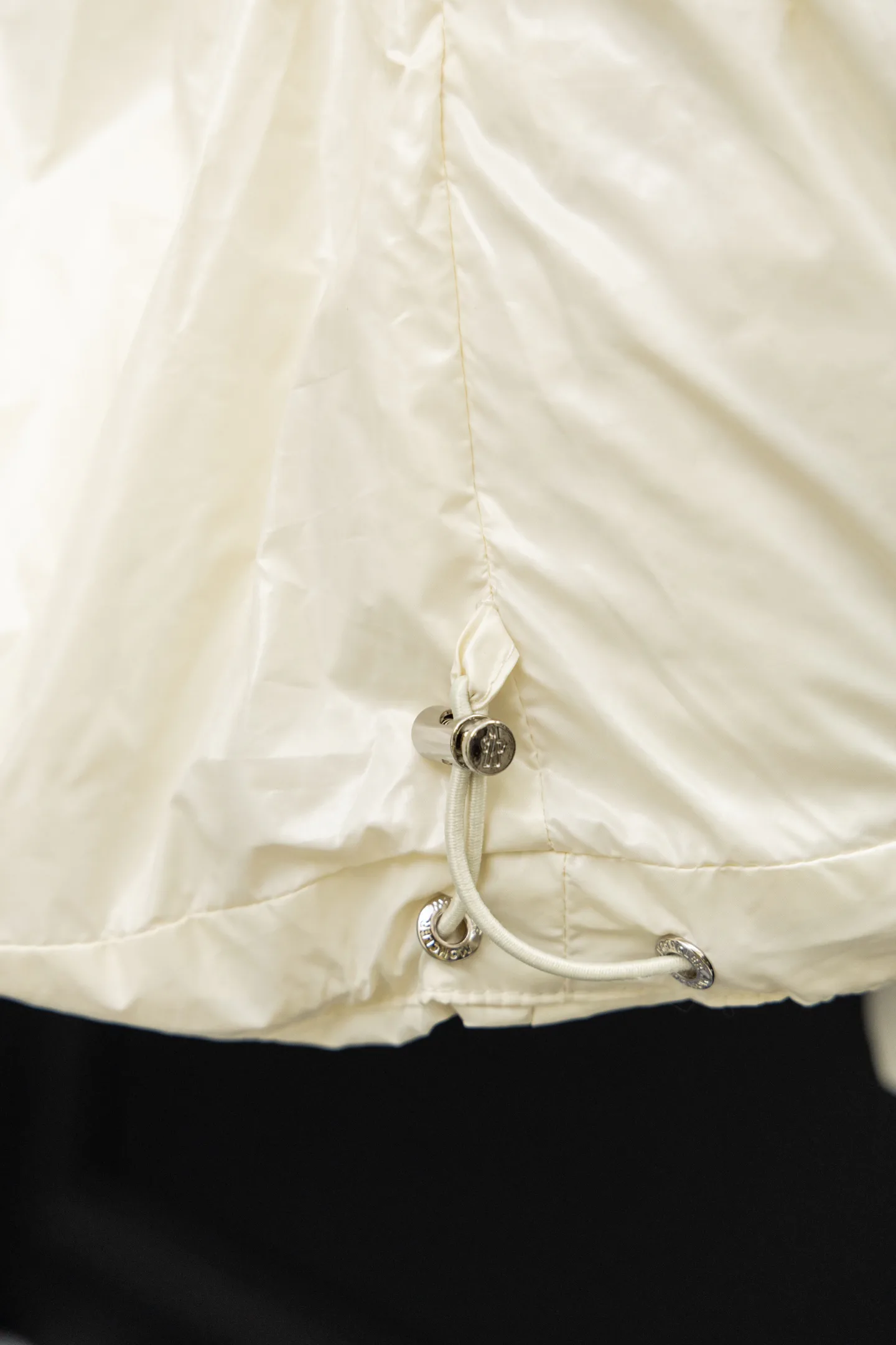 Women's Jackets And Down Jackets MONCLER 18507208