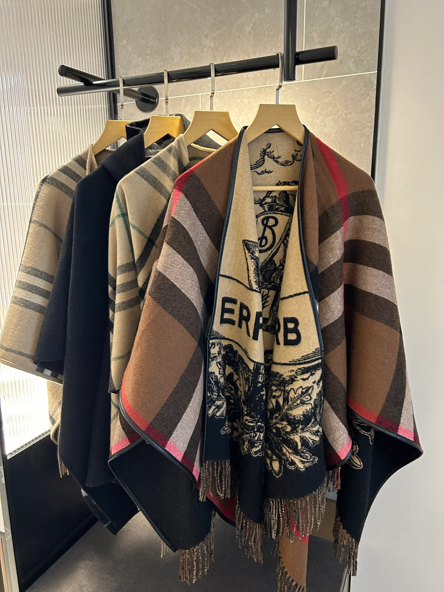 Women's Coats BURBERRY 18507457
