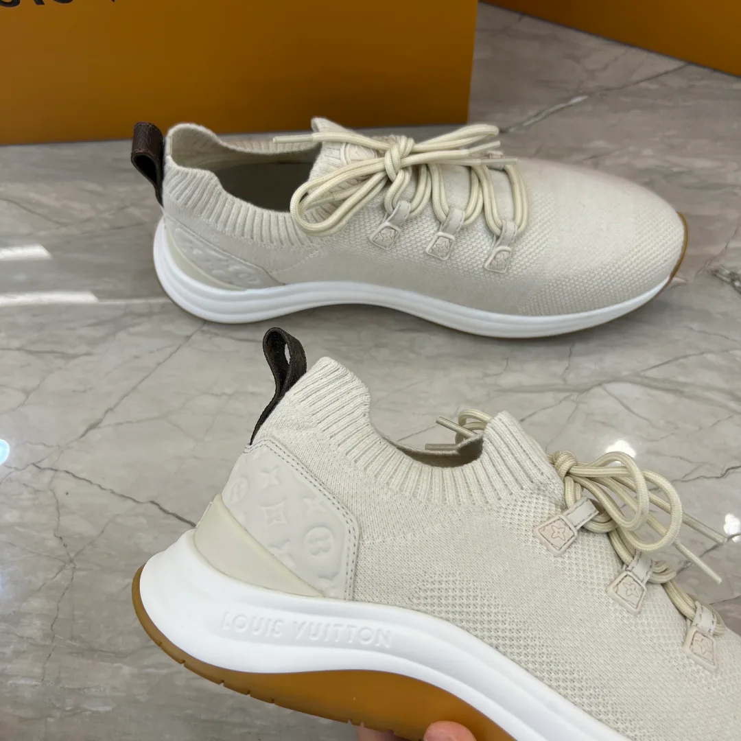 Men's Sneakers LOUIS VUITTON 18227056