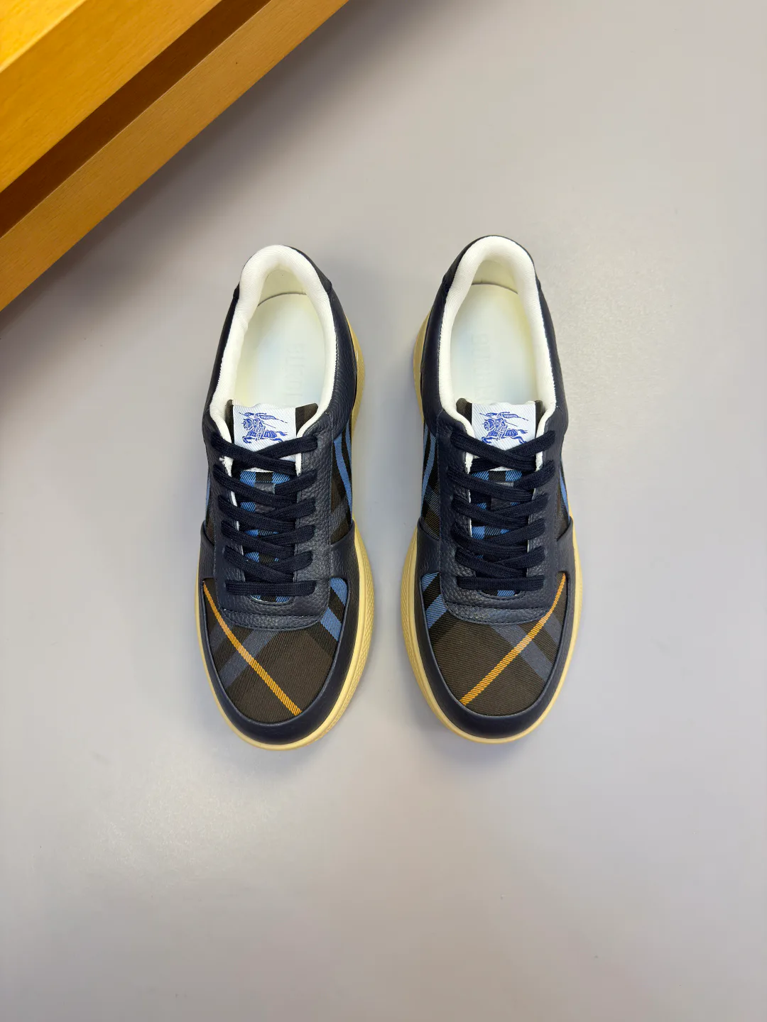 Men's Sneakers BURBERRY 17955073