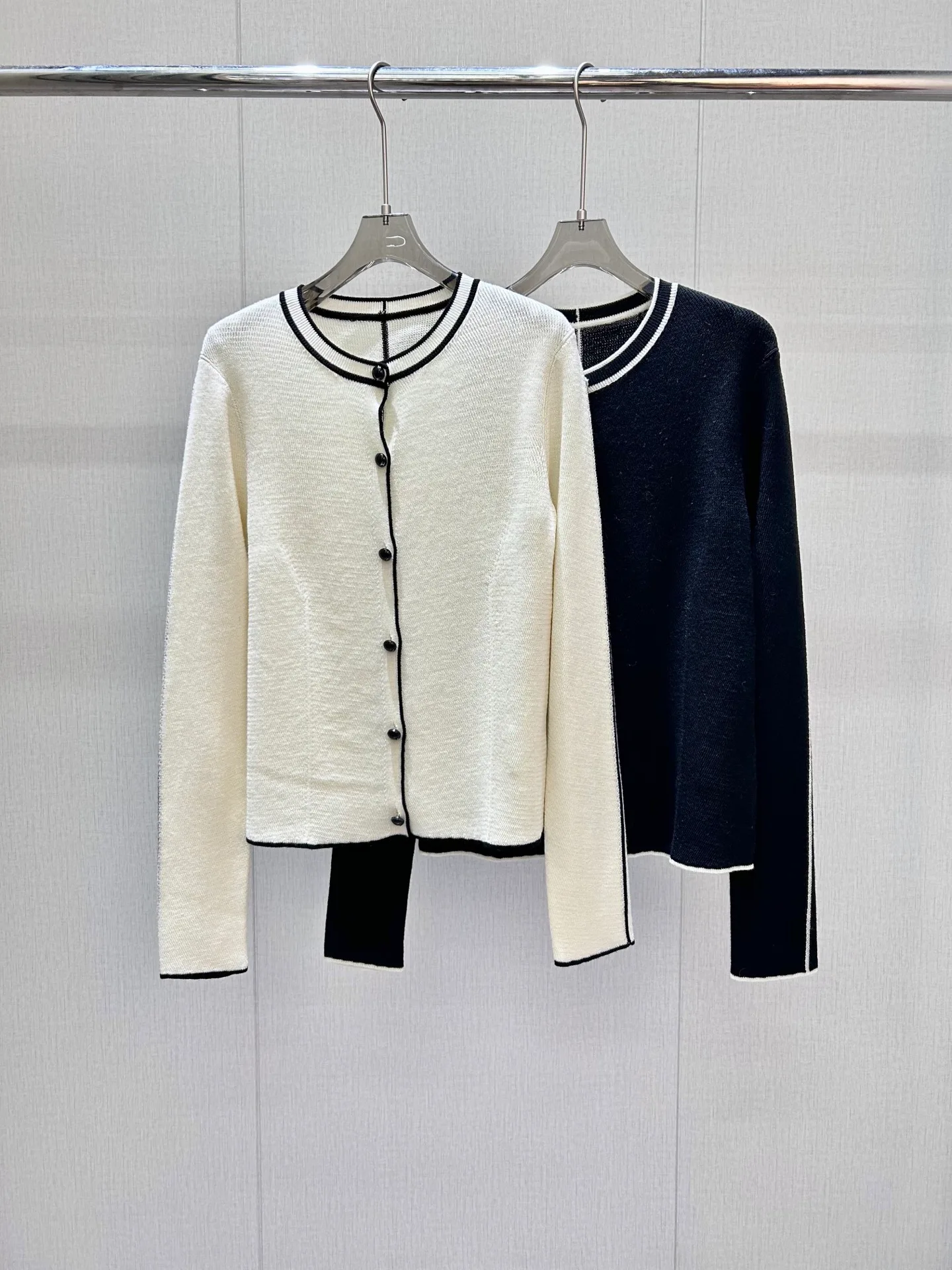 Women's Jumpers And Sweaters CHANEL 18410697