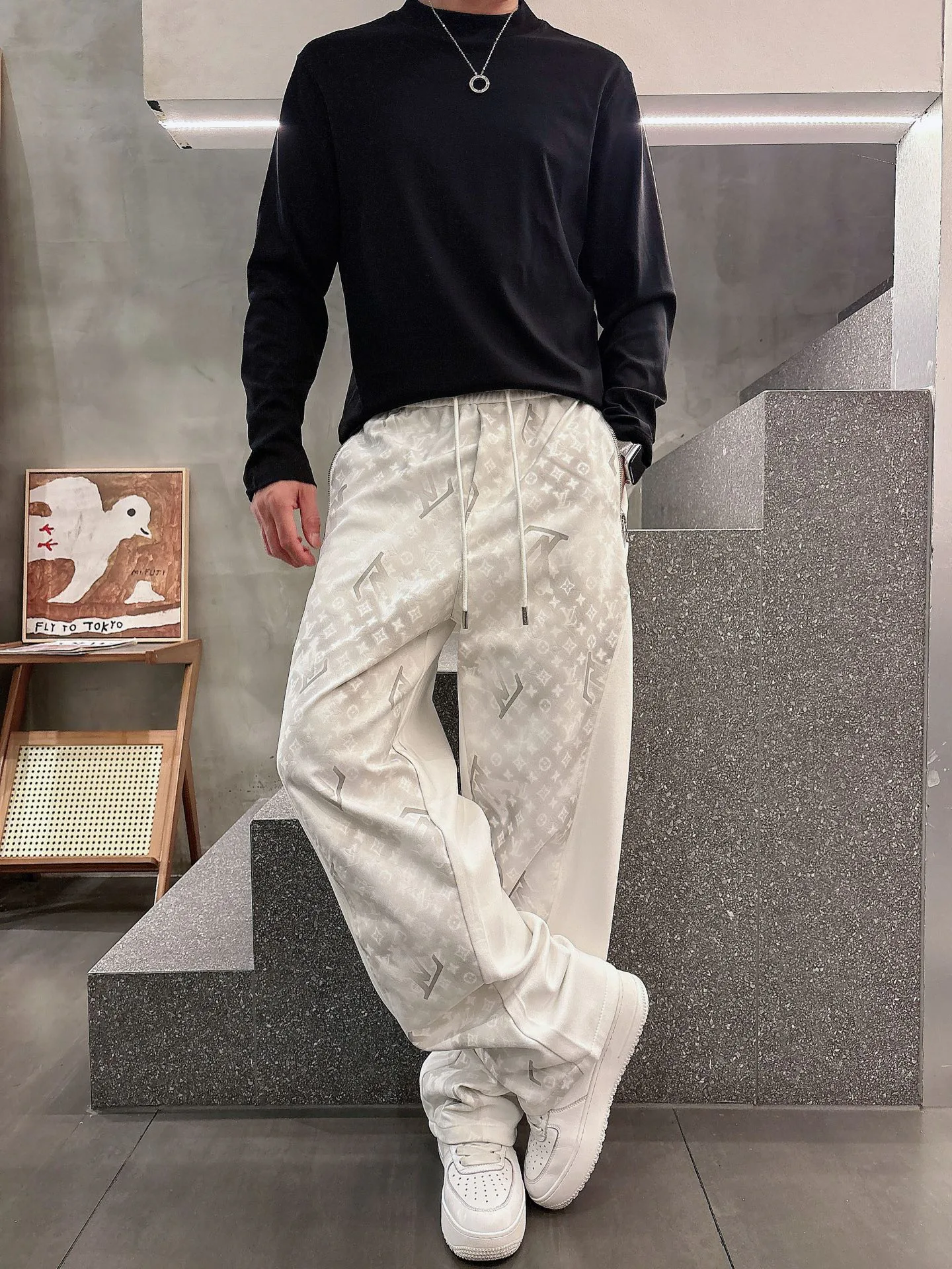 Men's Trousers LOUIS VUITTON 18340436
