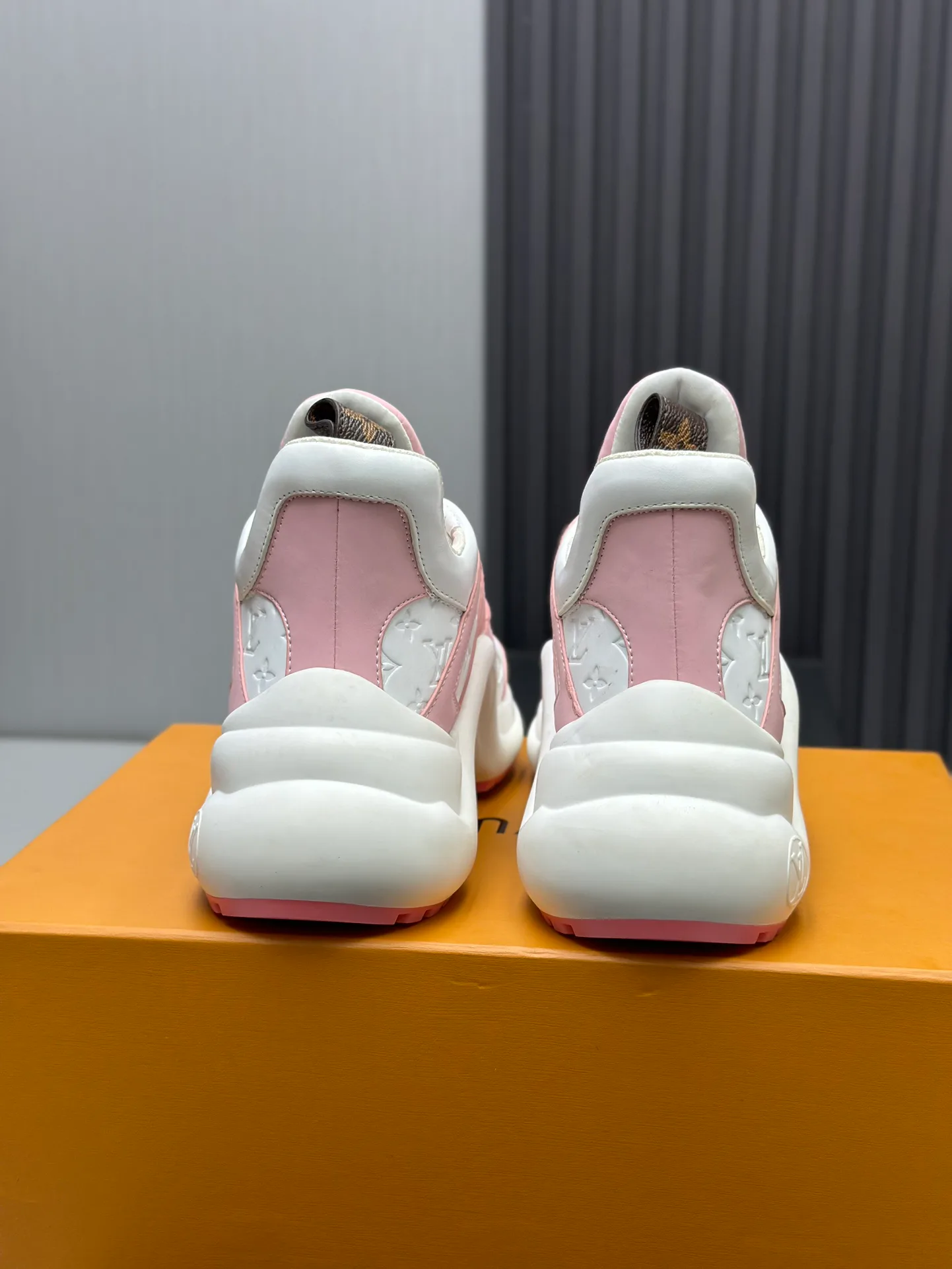Women's Sneakers LOUIS VUITTON 18211997
