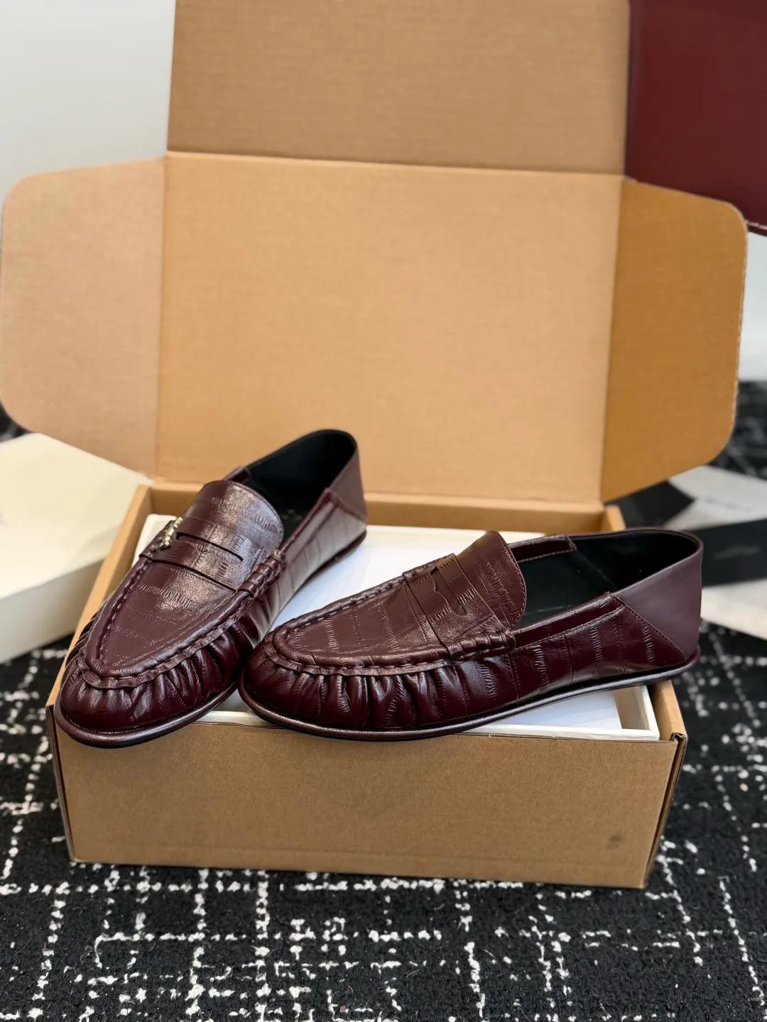 Women's Loafers And Moccasins SAINT LAURENT 18164545