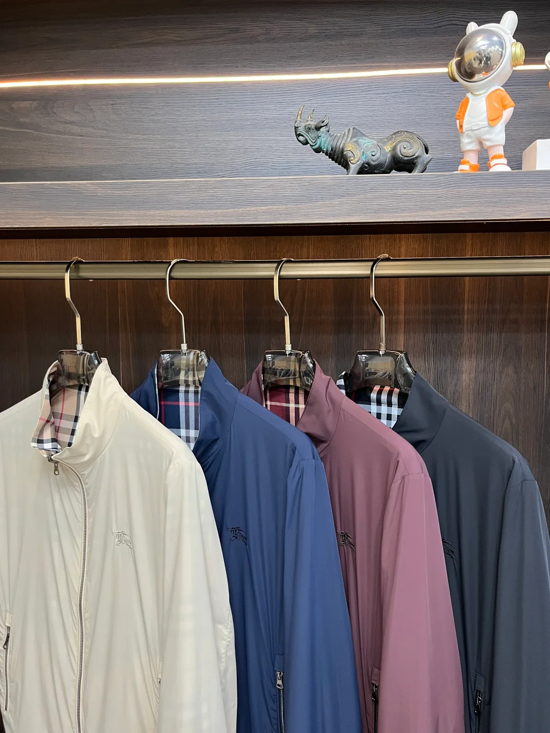 Men's Jackets And Down Jackets BURBERRY 17410603