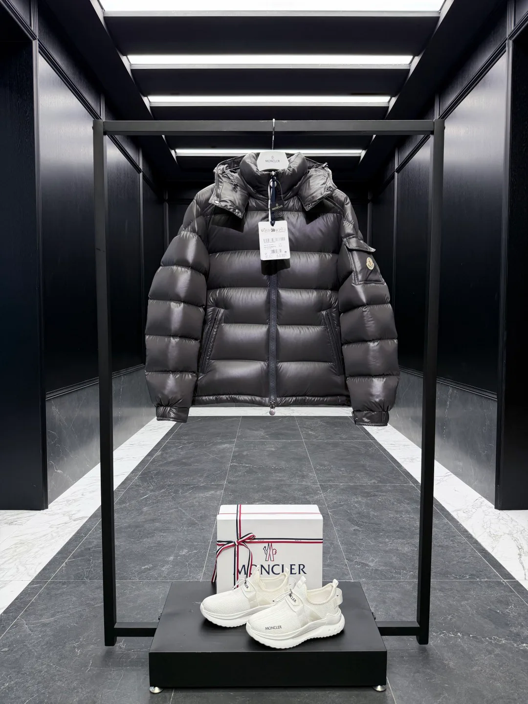 Men's Jackets And Down Jackets MONCLER 18029796