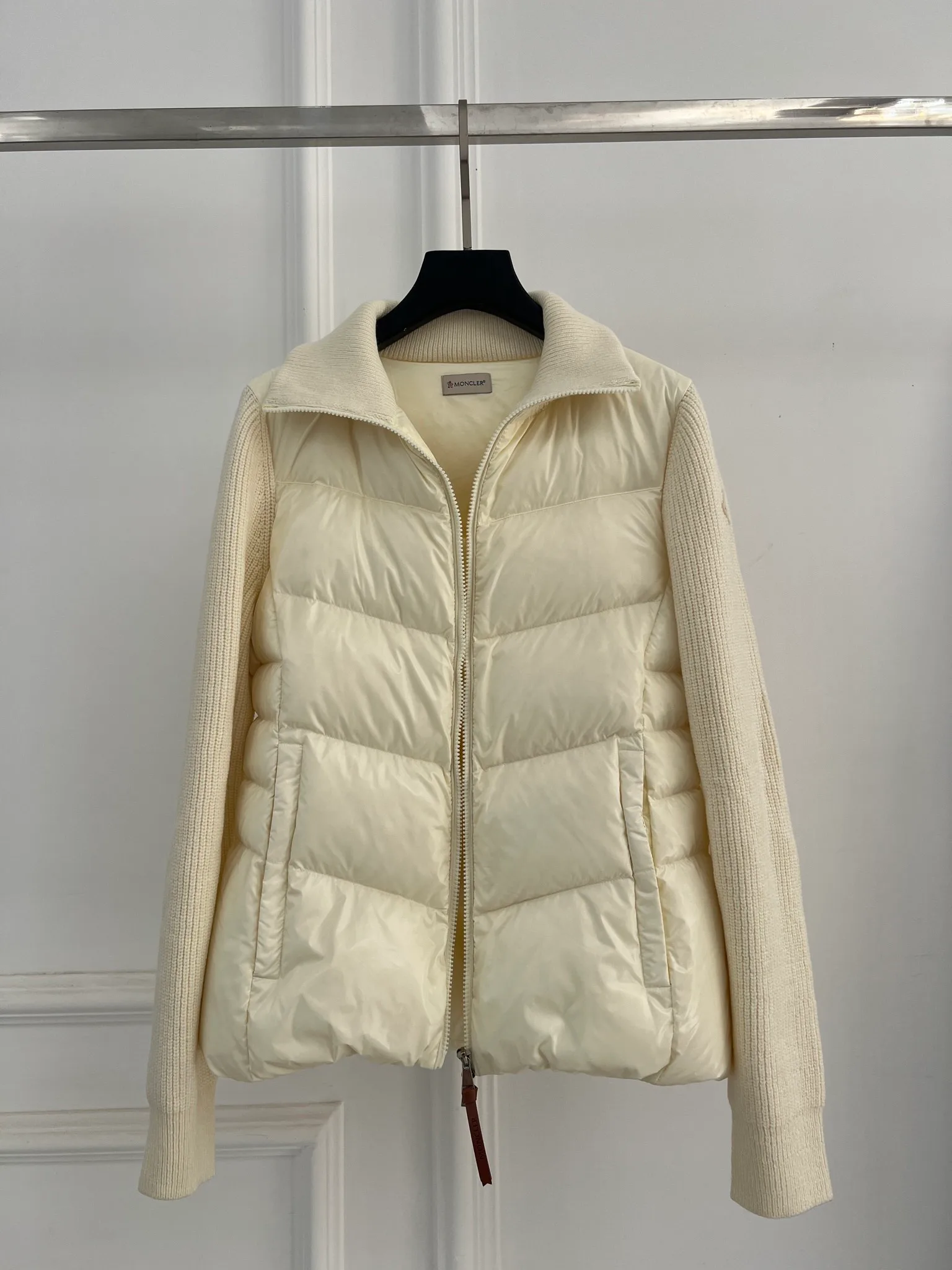 Women's Jackets And Down Jackets MONCLER 18415621