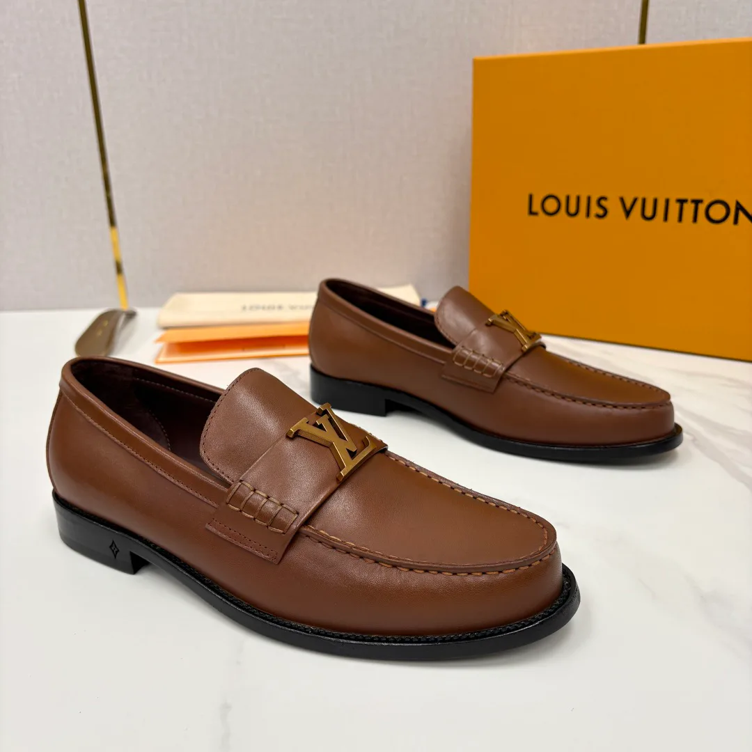 Men's Loafers And Dress Shoes LOUIS VUITTON 18139702